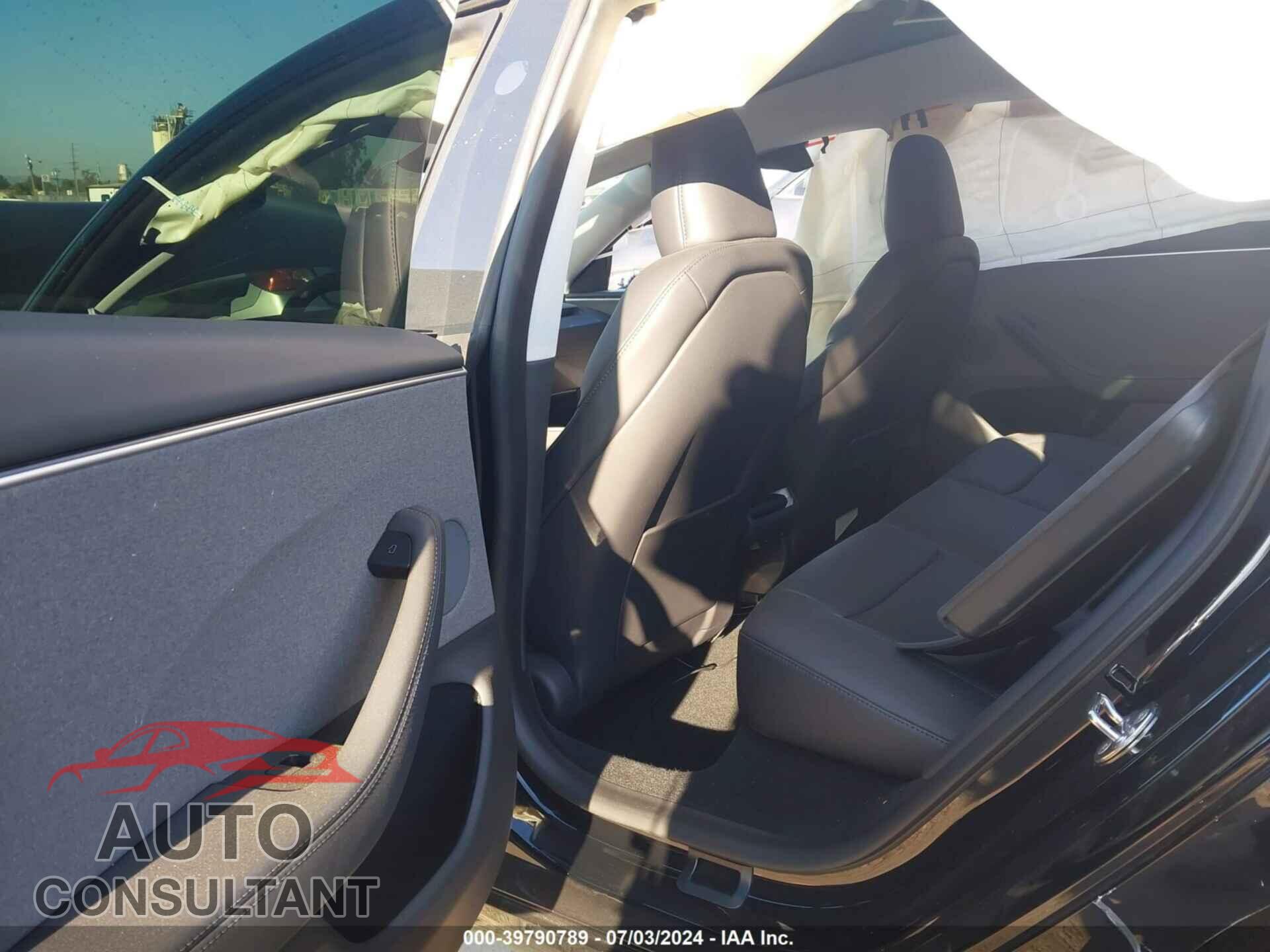 TESLA MODEL 3 2024 - 5YJ3E1EA5RF756475
