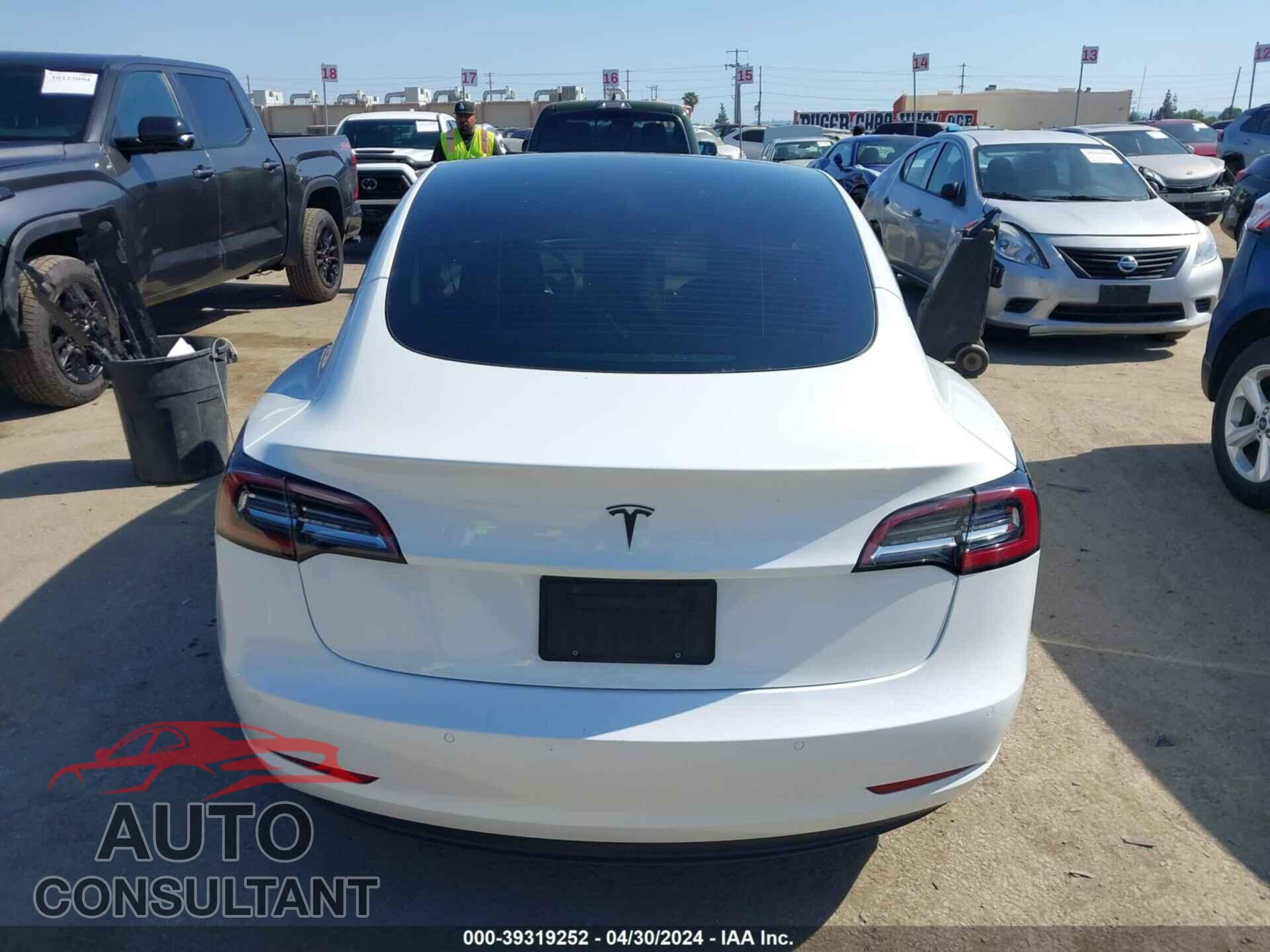 TESLA MODEL 3 2021 - 5YJ3E1EA5MF076357