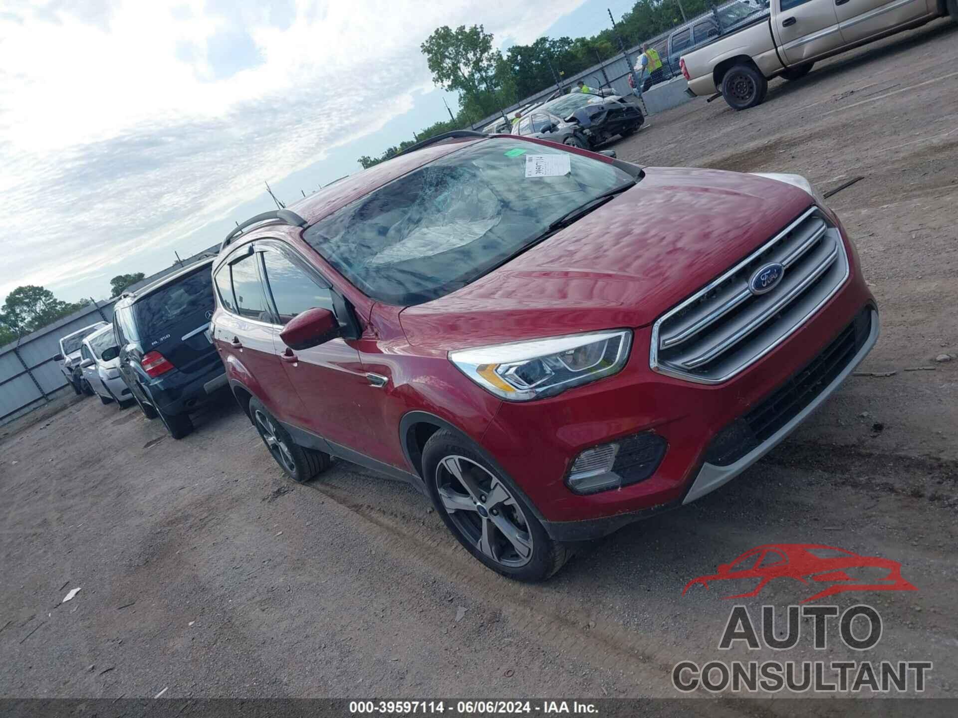 FORD ESCAPE 2017 - 1FMCU0GD6HUC34203