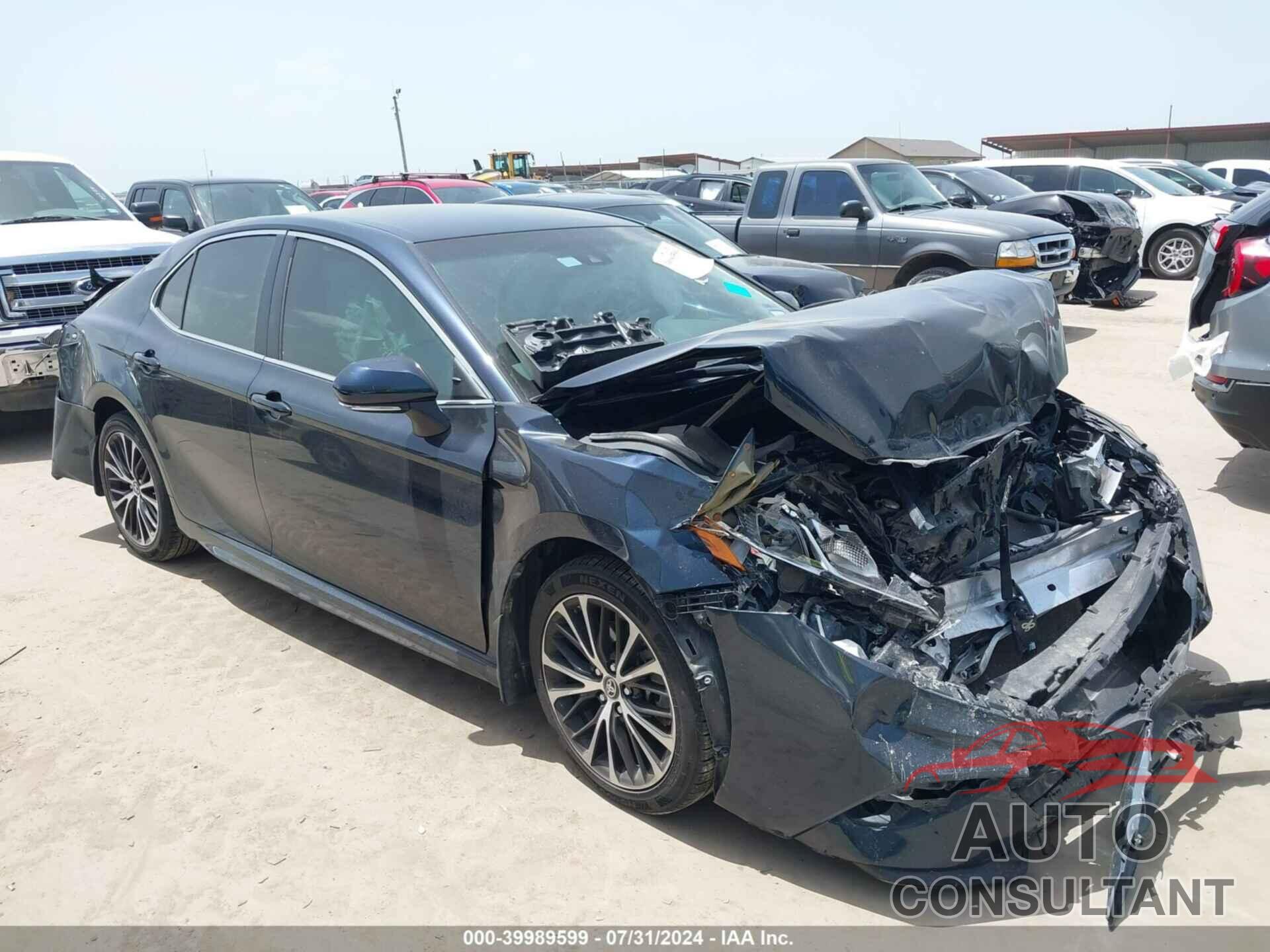 TOYOTA CAMRY 2018 - 4T1B11HK7JU661354