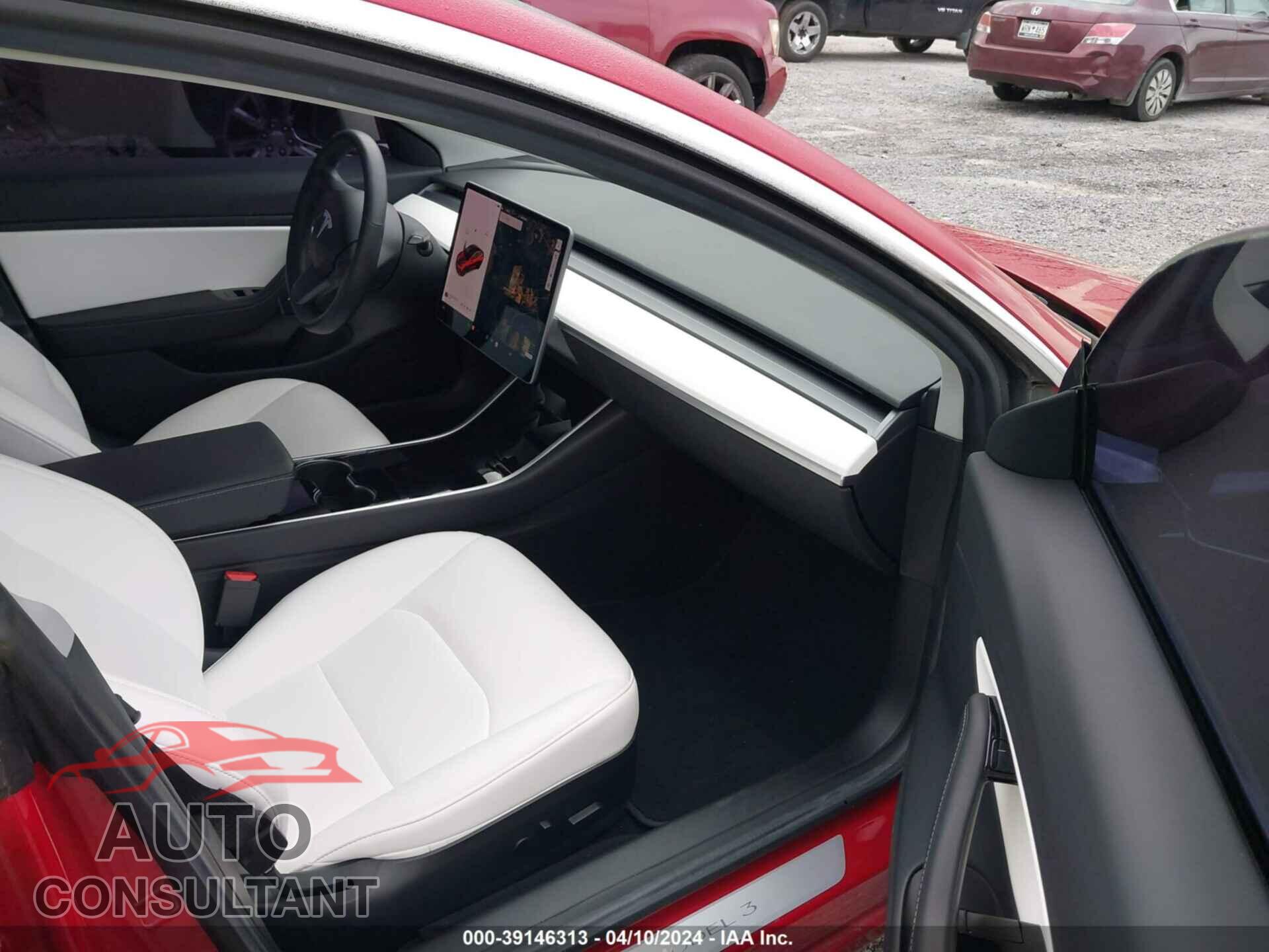 TESLA MODEL 3 2018 - 5YJ3E1EB9JF099533