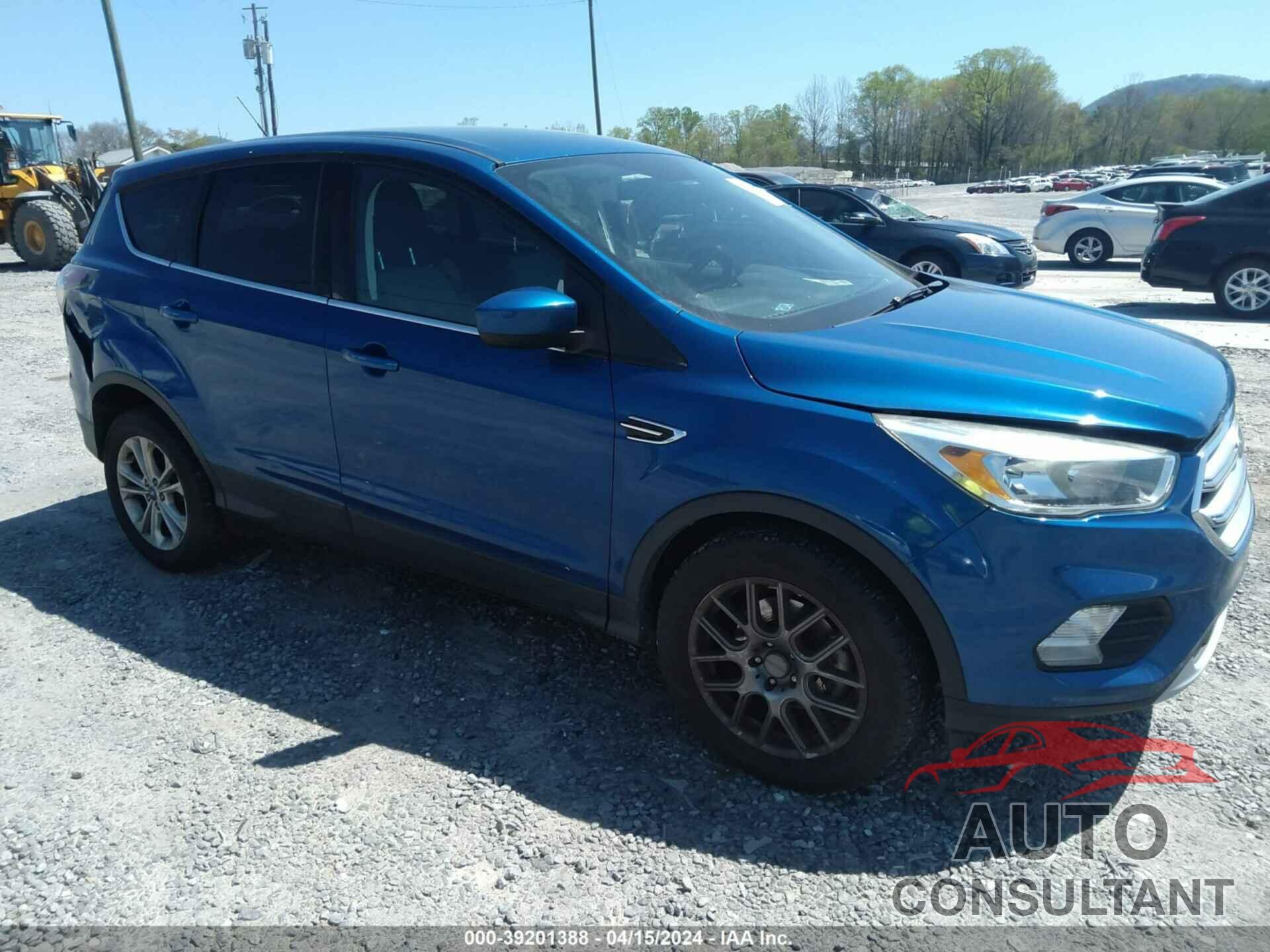 FORD ESCAPE 2017 - 1FMCU0GD5HUA08637