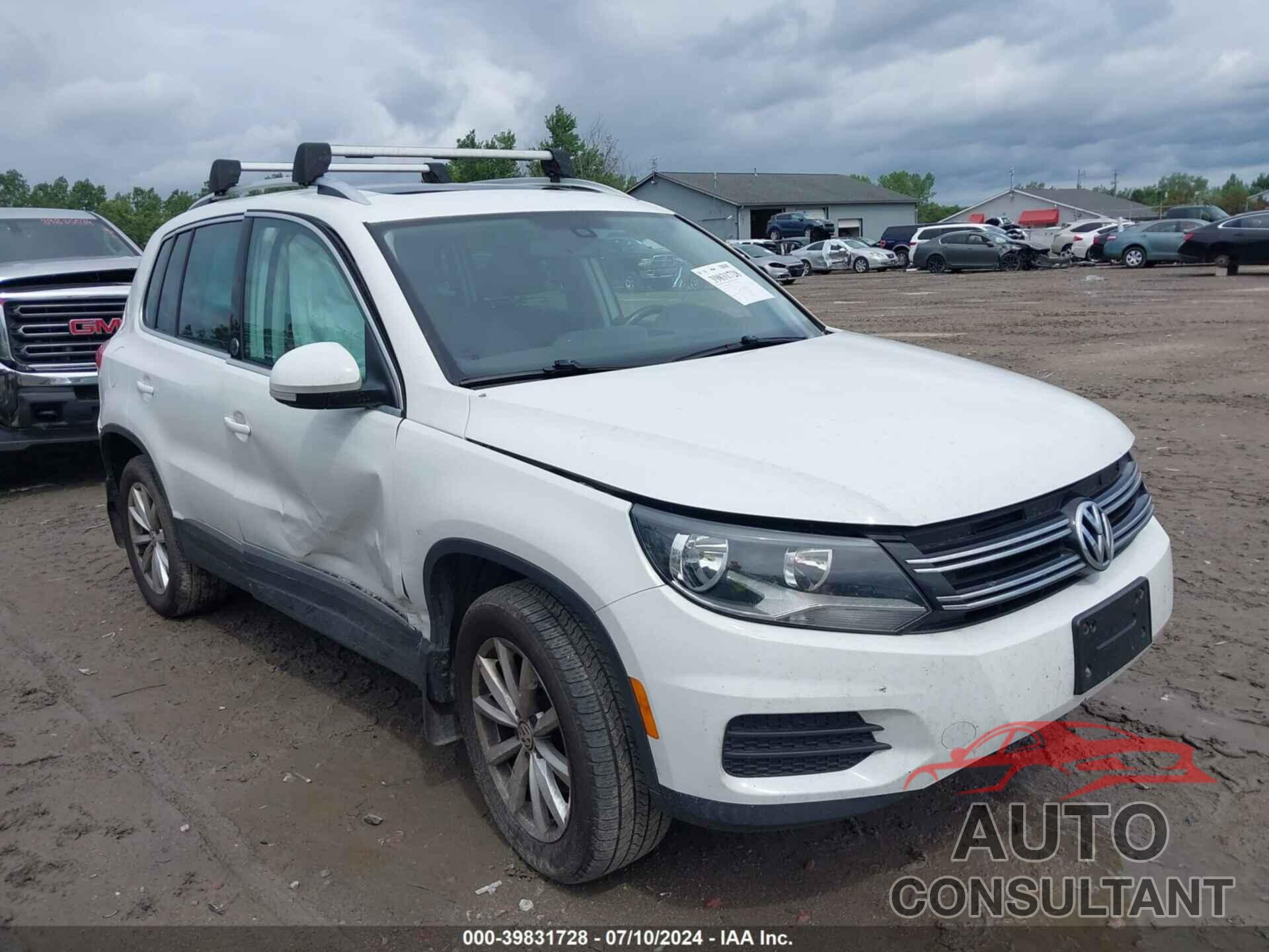 VOLKSWAGEN TIGUAN 2017 - WVGSV7AX4HK002425