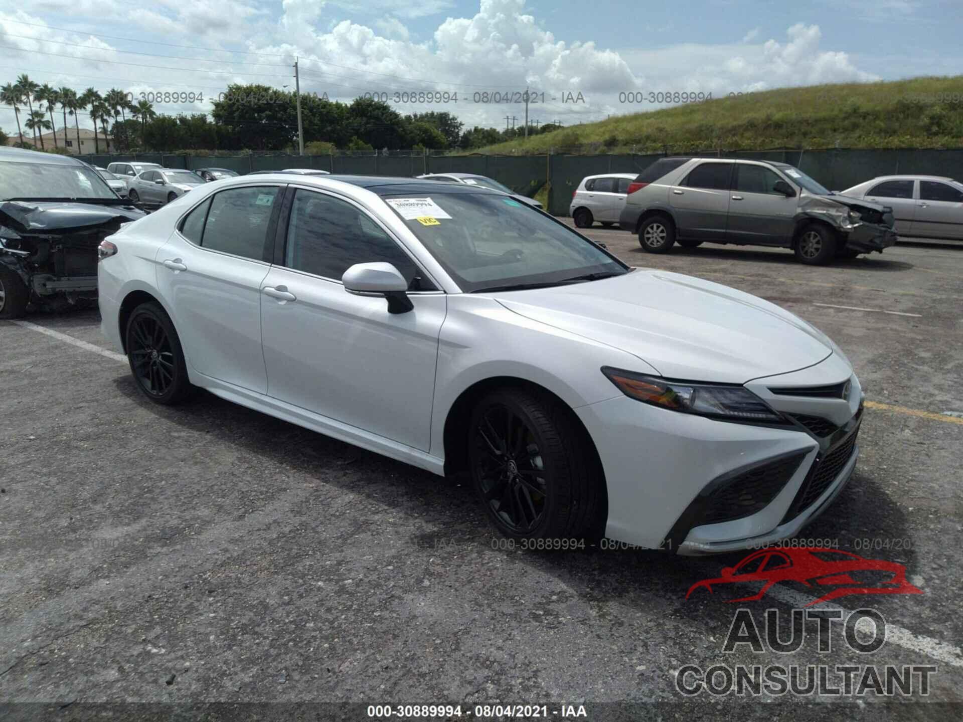 TOYOTA CAMRY 2021 - 4T1K61AK8MU486127
