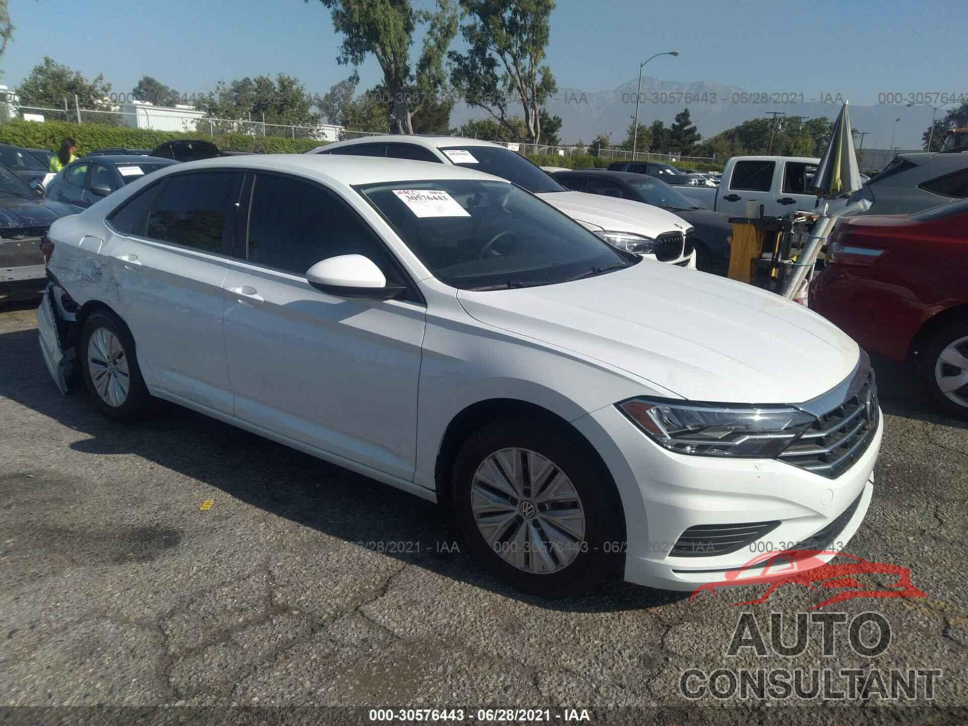VOLKSWAGEN JETTA 2019 - 3VWC57BUXKM116536