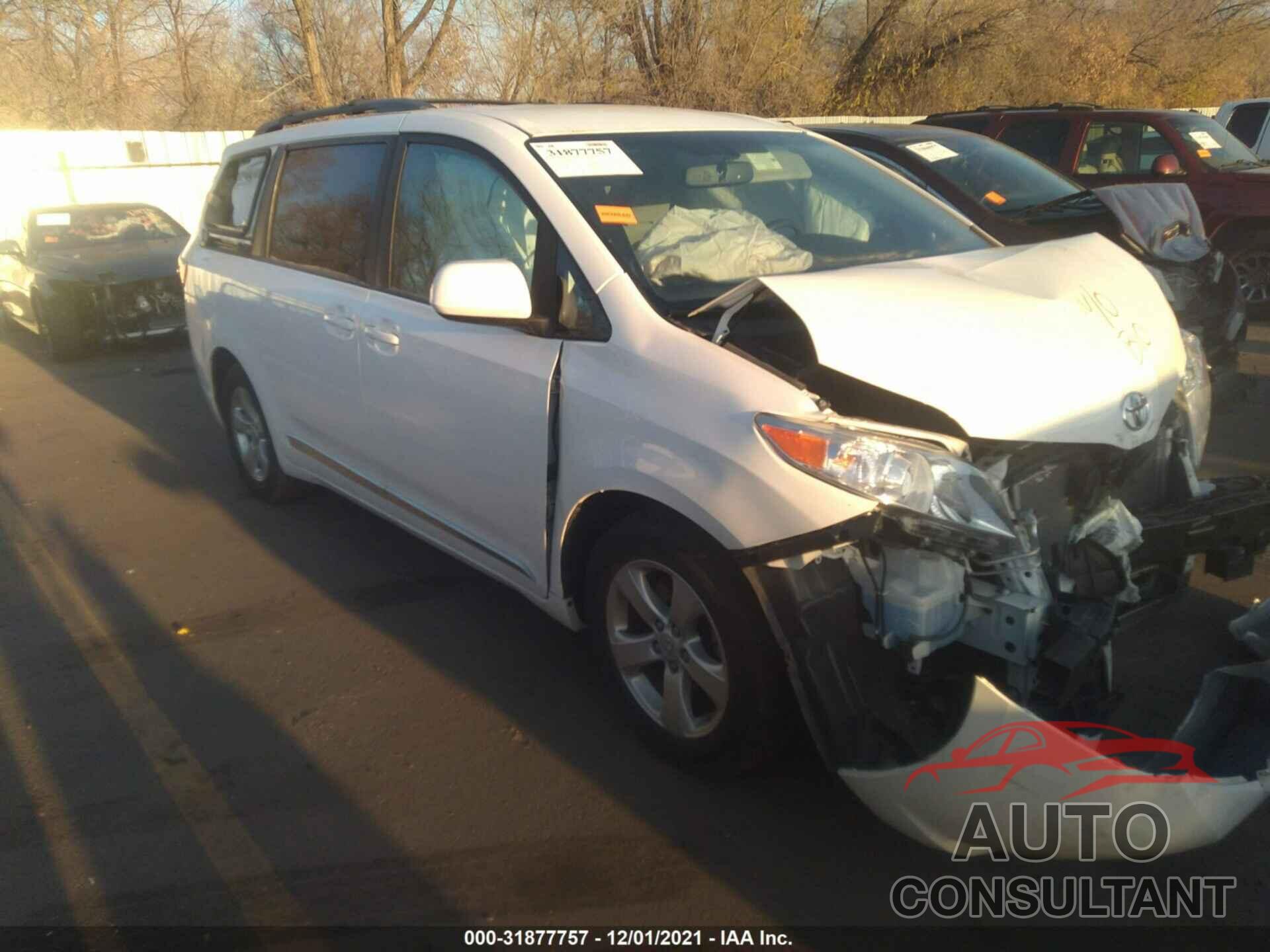 TOYOTA SIENNA 2017 - 5TDKZ3DC1HS799896