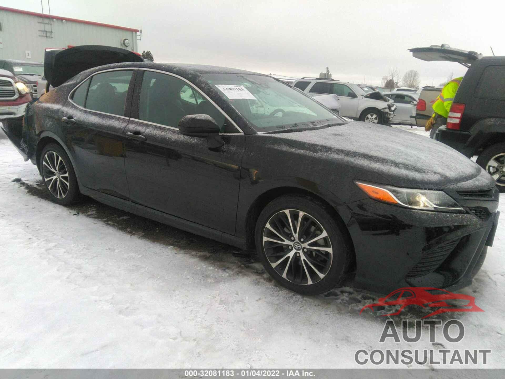 TOYOTA CAMRY 2018 - 4T1B11HK0JU112160