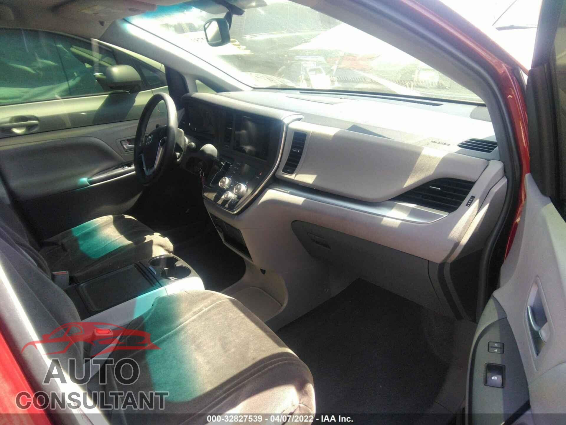 TOYOTA SIENNA 2017 - 5TDKZ3DC5HS831717