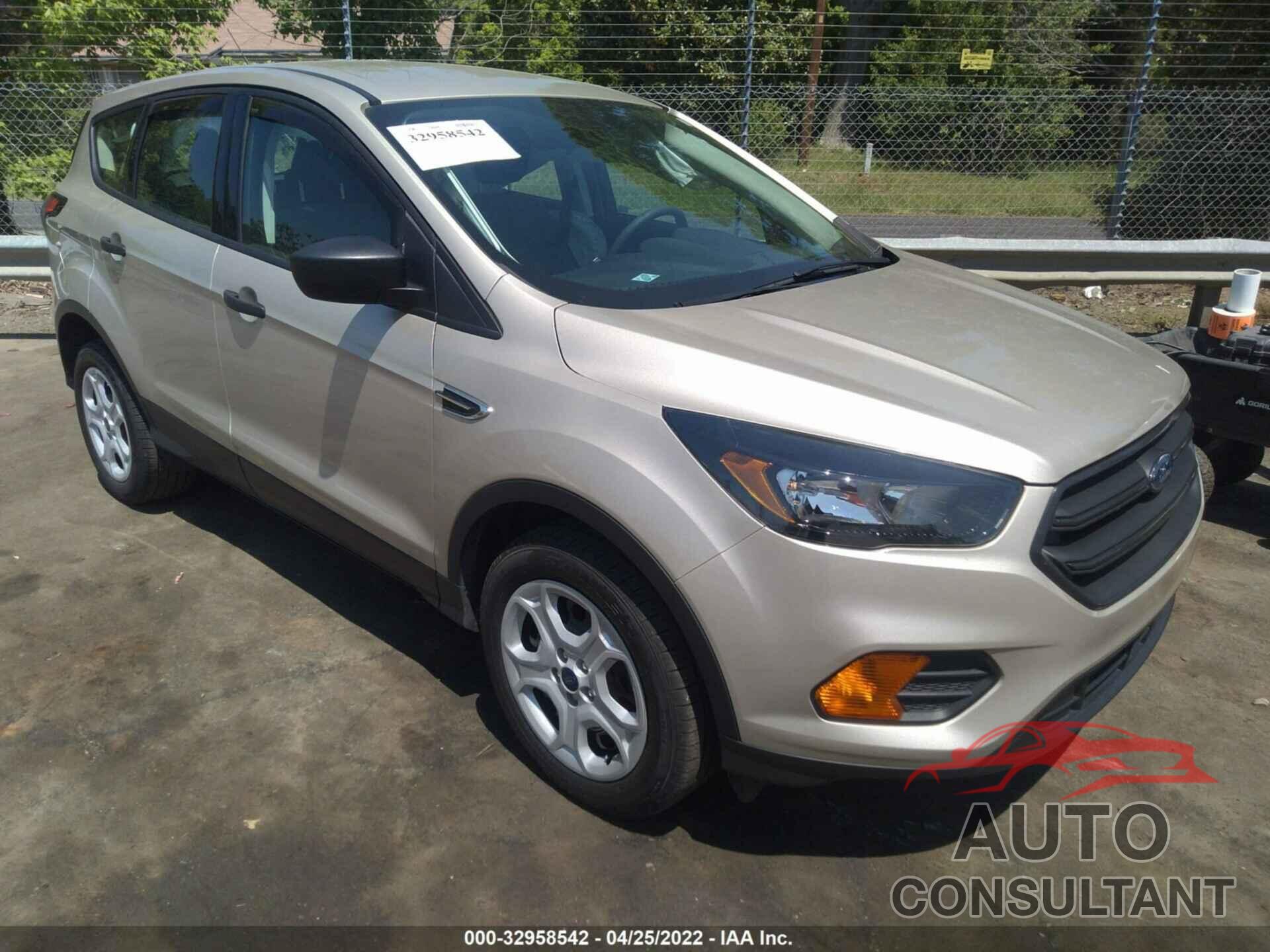 FORD ESCAPE 2018 - 1FMCU0F70JUA69167