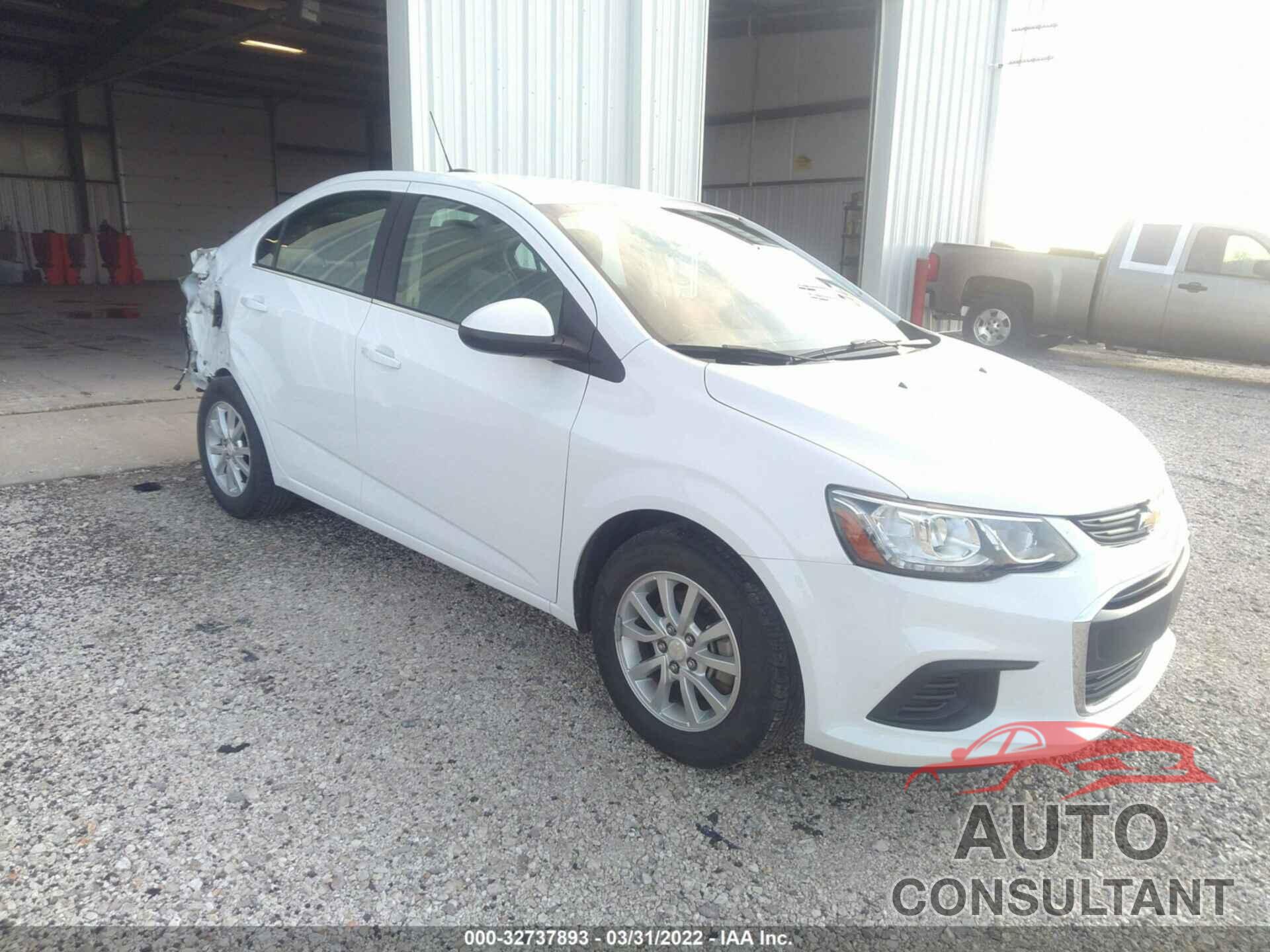 CHEVROLET SONIC 2018 - 1G1JD5SHXJ4126183