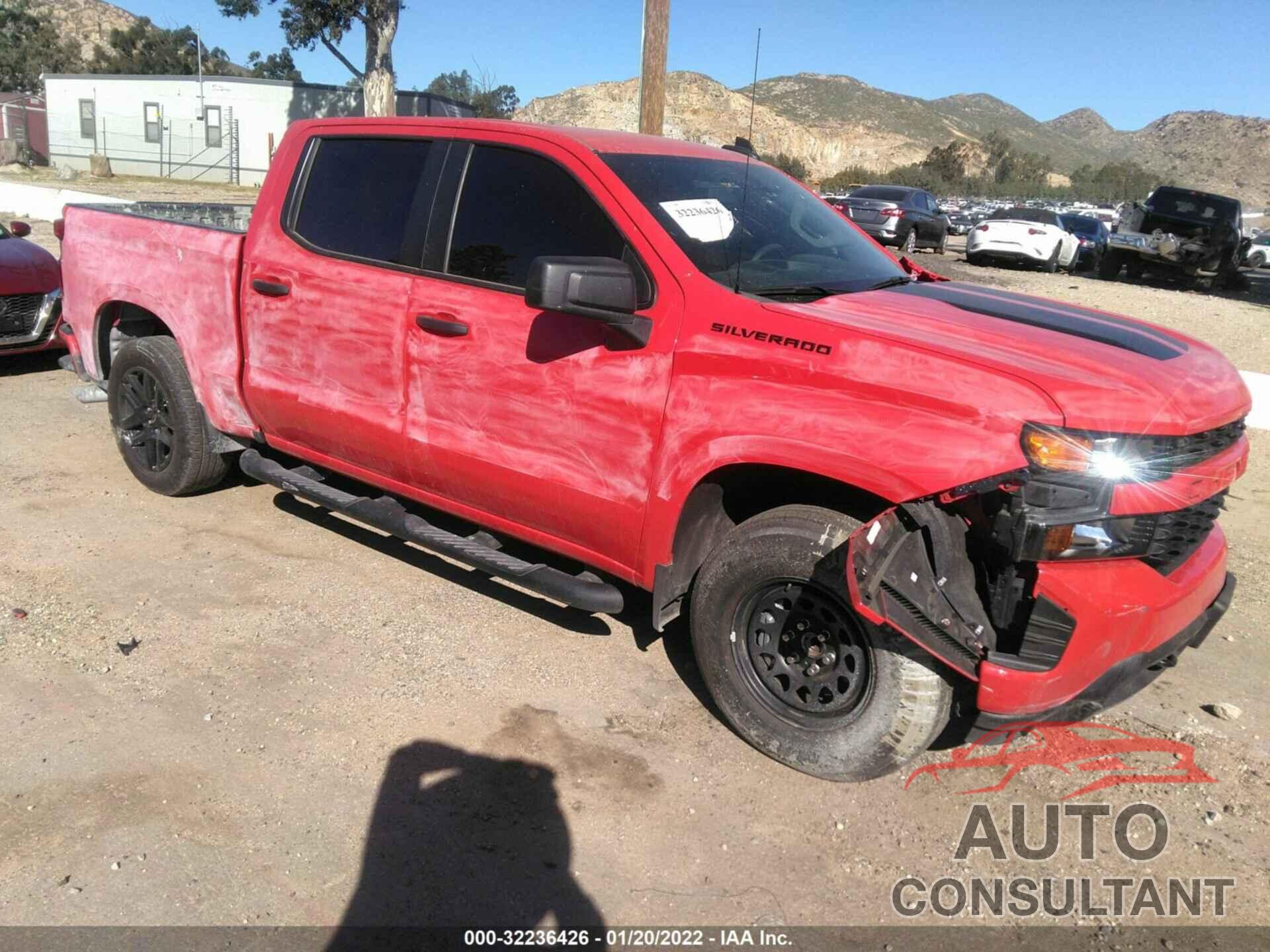CHEVROLET SILVERADO 1500 2021 - 1GCPWBEK6MZ236012