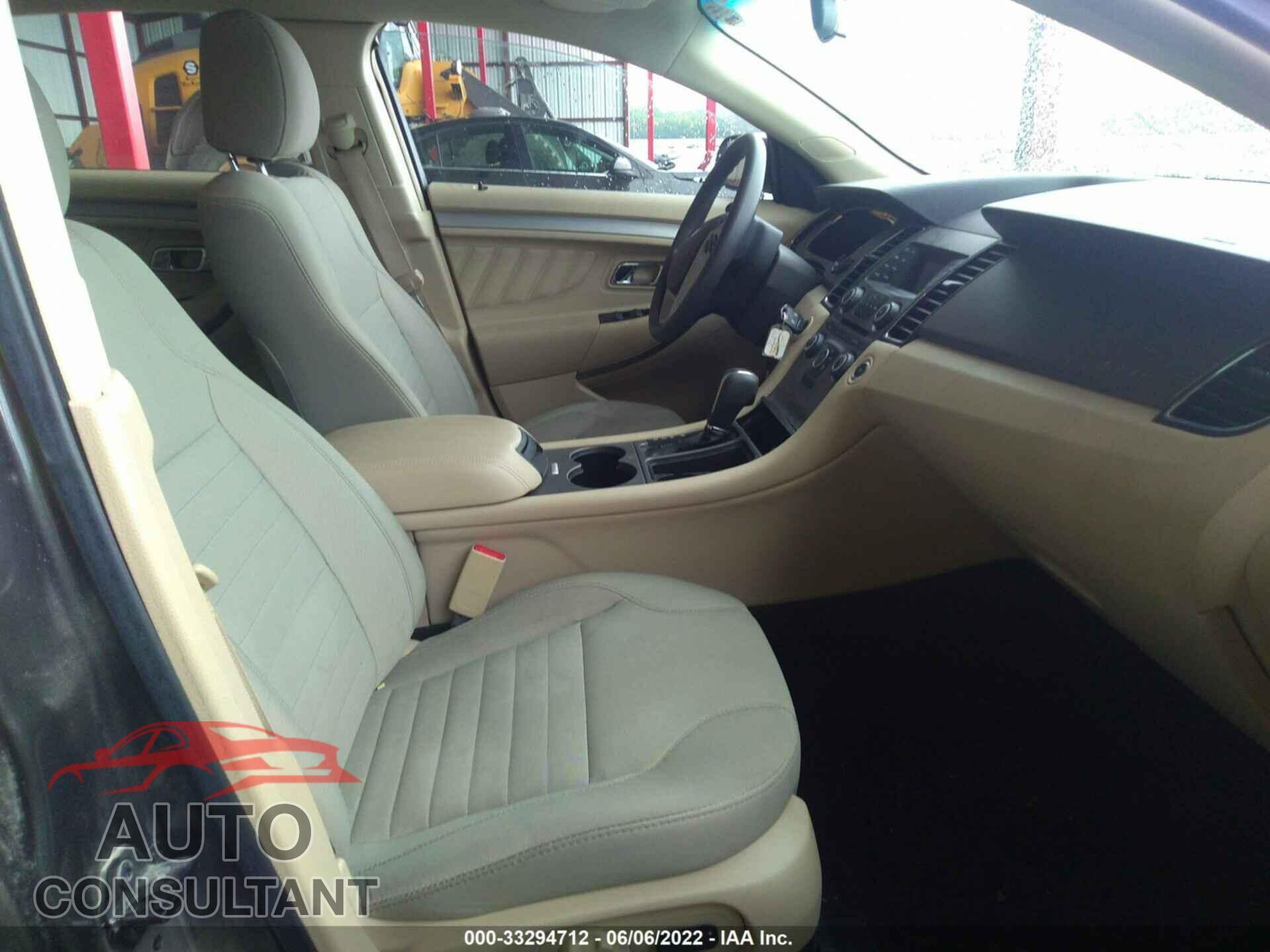 FORD TAURUS 2017 - 1FAHP2D8XHG111464