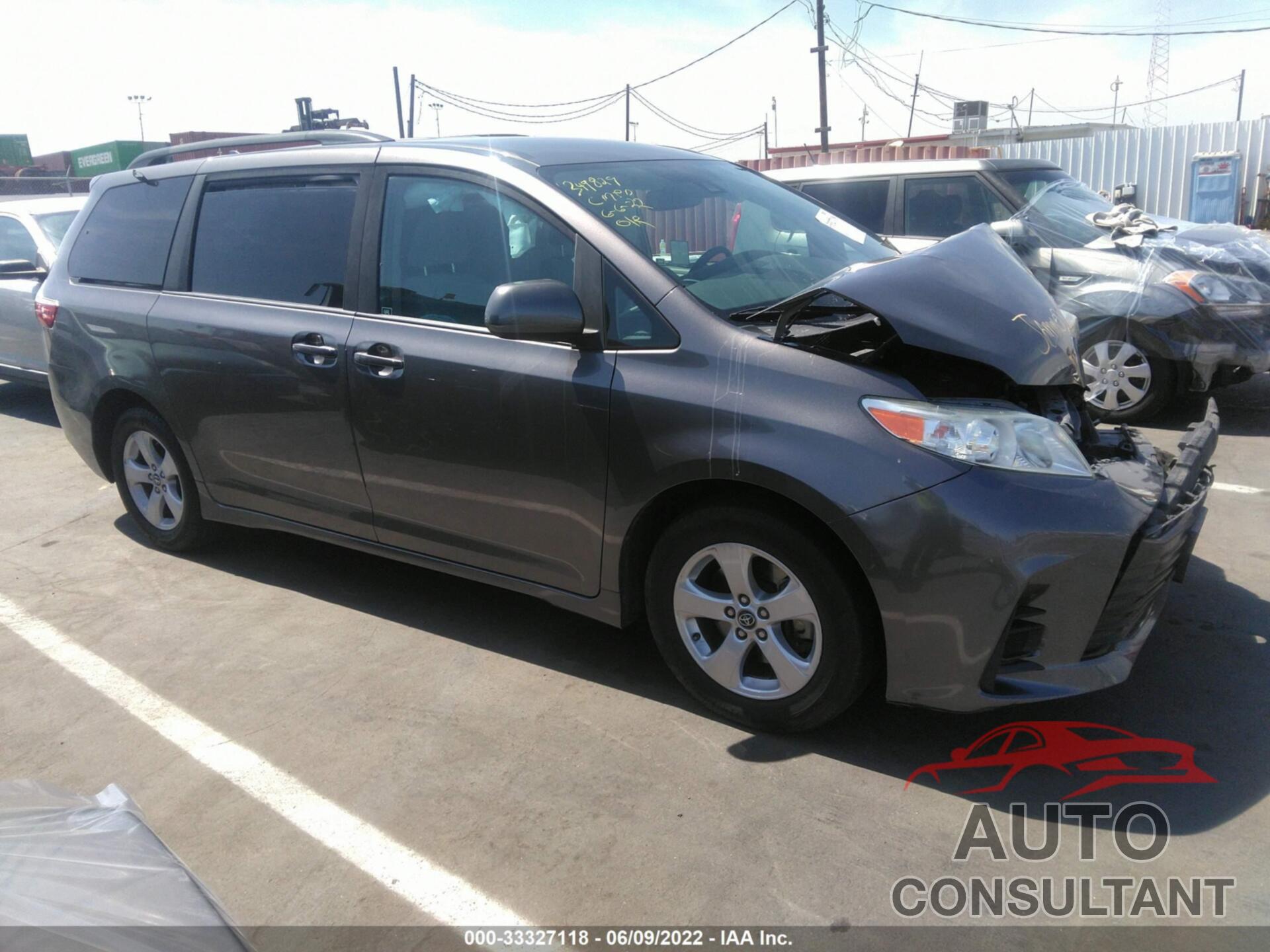 TOYOTA SIENNA 2019 - 5TDKZ3DC2KS967598