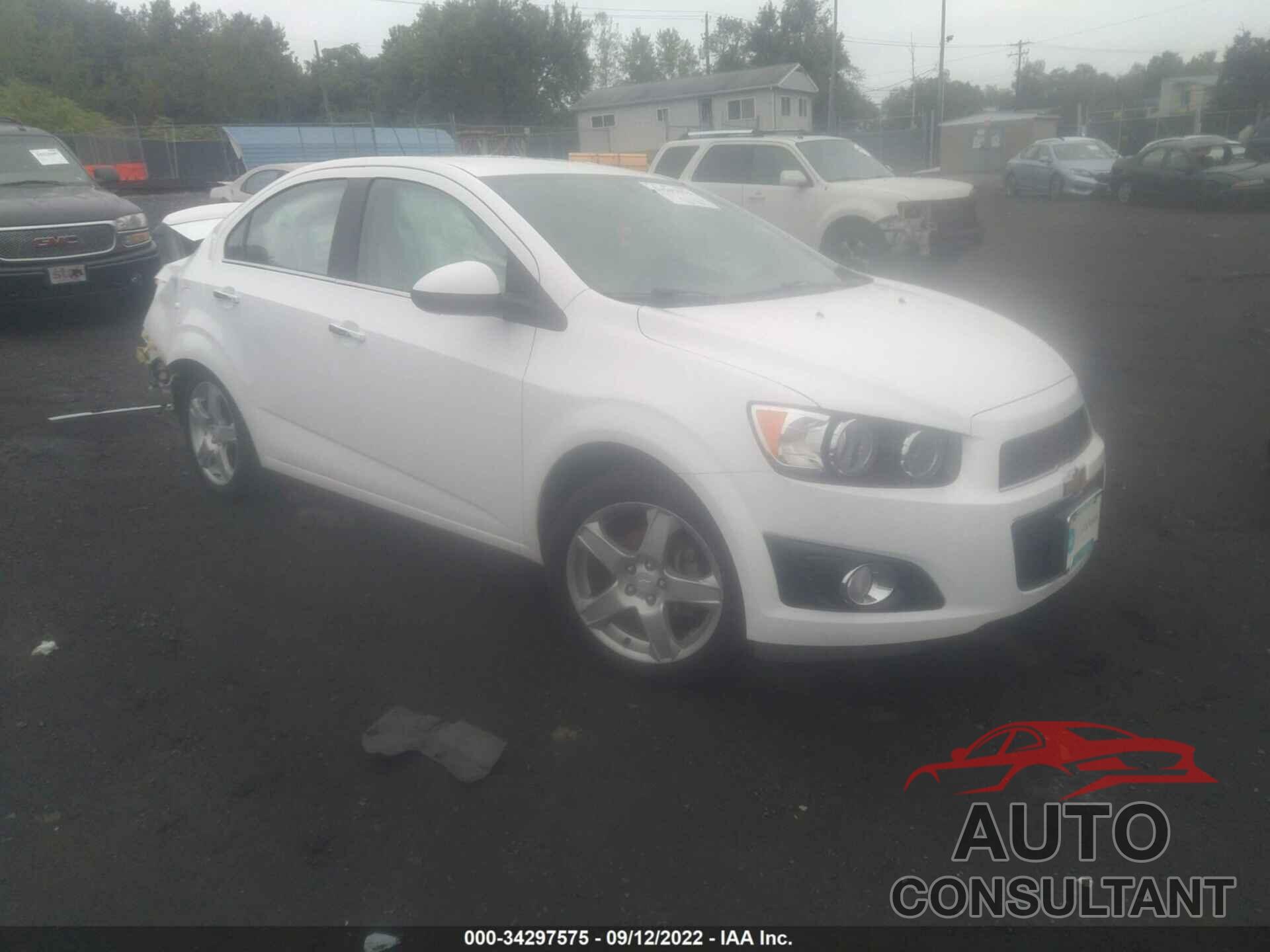 CHEVROLET SONIC 2016 - 1G1JE5SB8G4141234