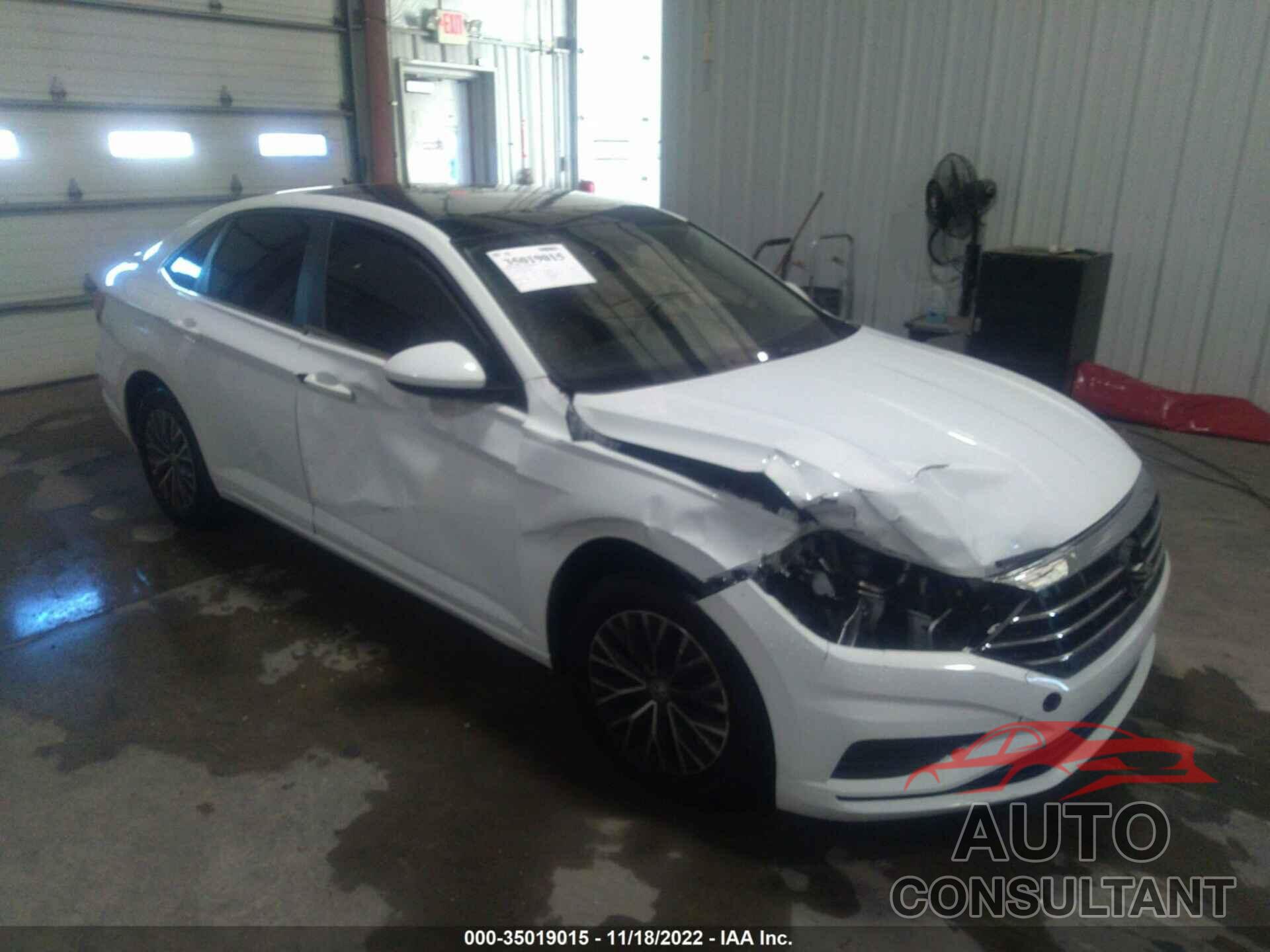 VOLKSWAGEN JETTA 2019 - 3VWC57BUXKM080945