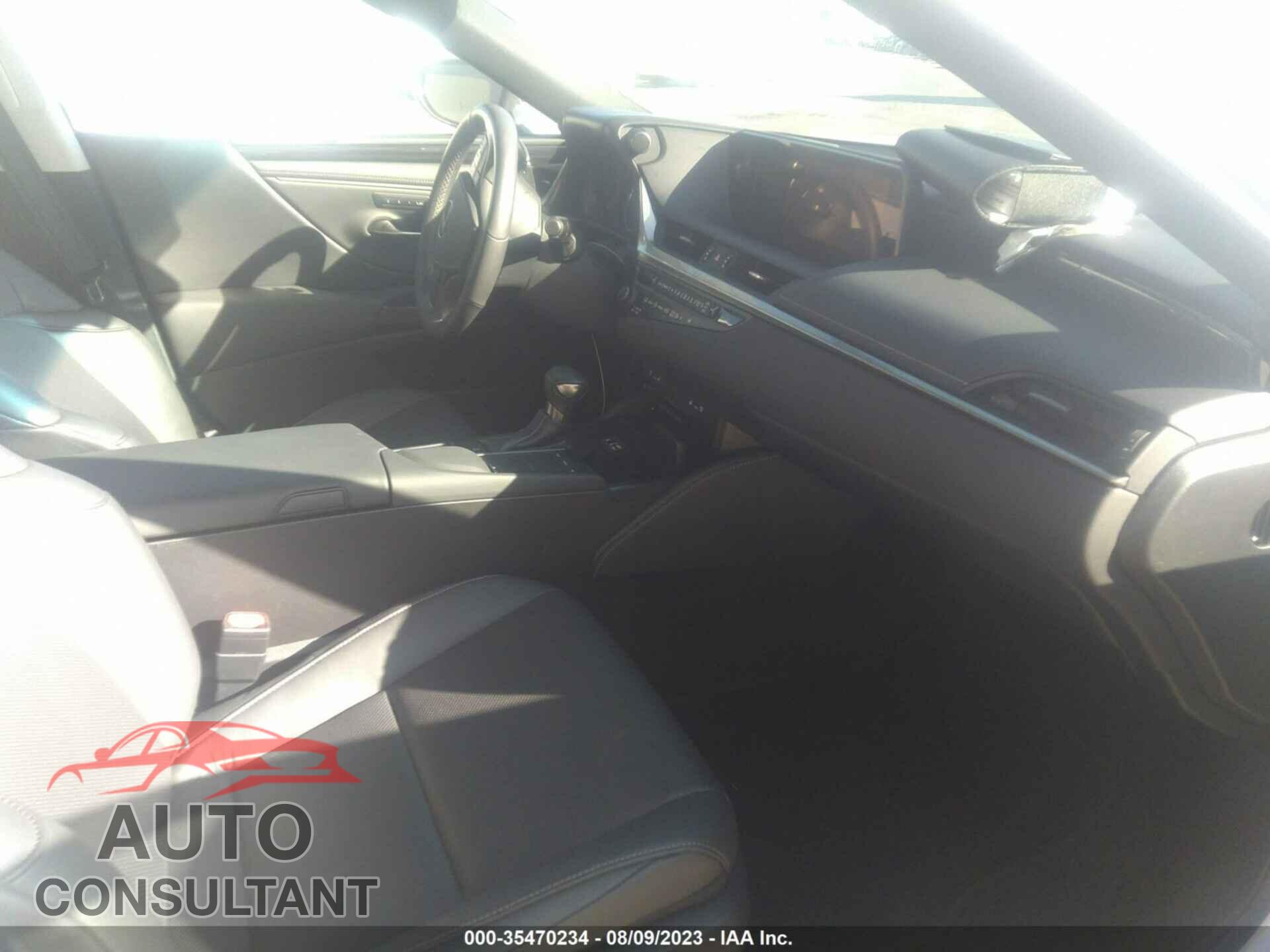 LEXUS ES 2020 - 58ADZ1B10LU067671