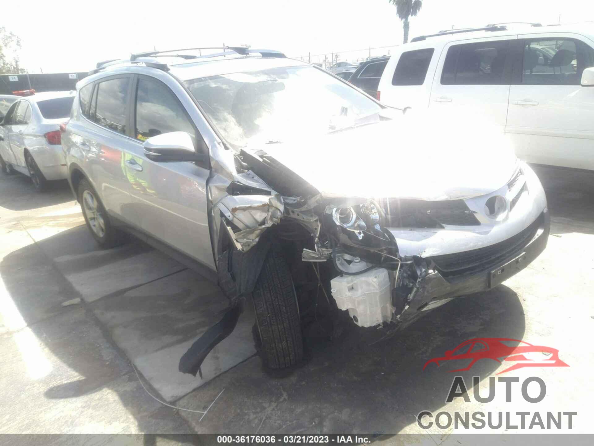 TOYOTA RAV4 2015 - JTMWFREV0FJ050949
