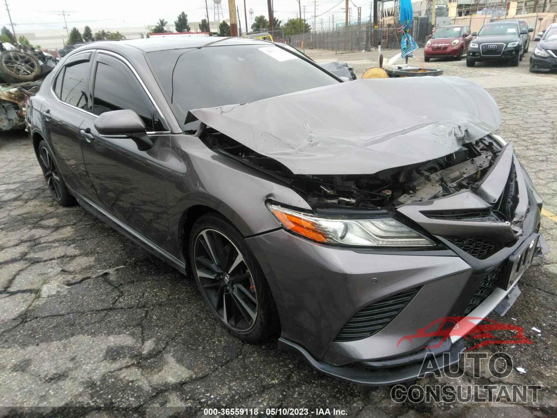TOYOTA CAMRY 2018 - 4T1B61HK9JU140136
