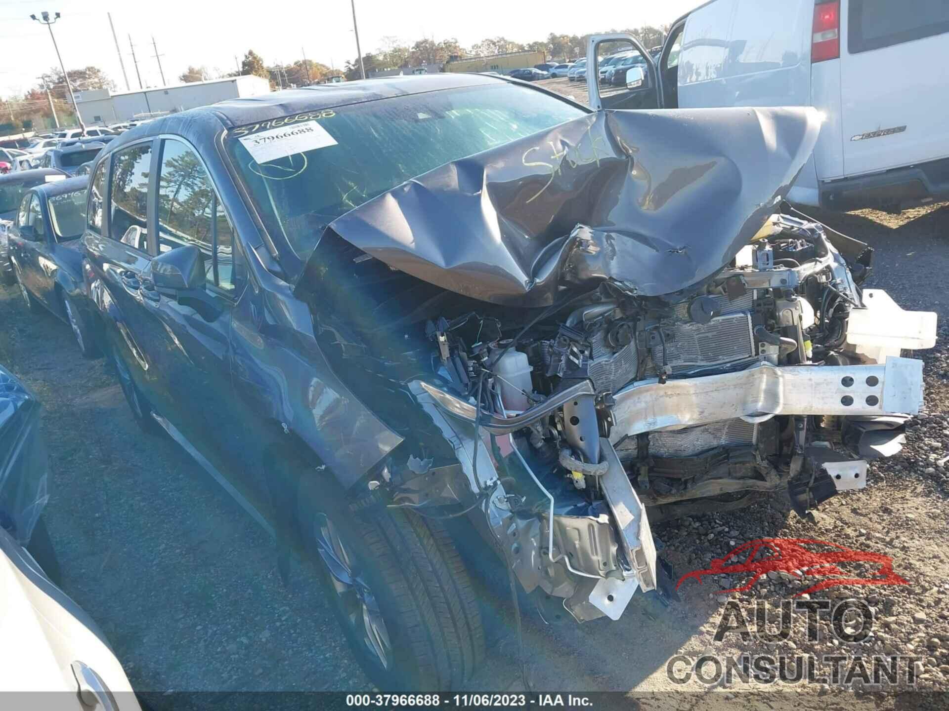 TOYOTA SIENNA 2022 - 5TDKRKECXNS121751