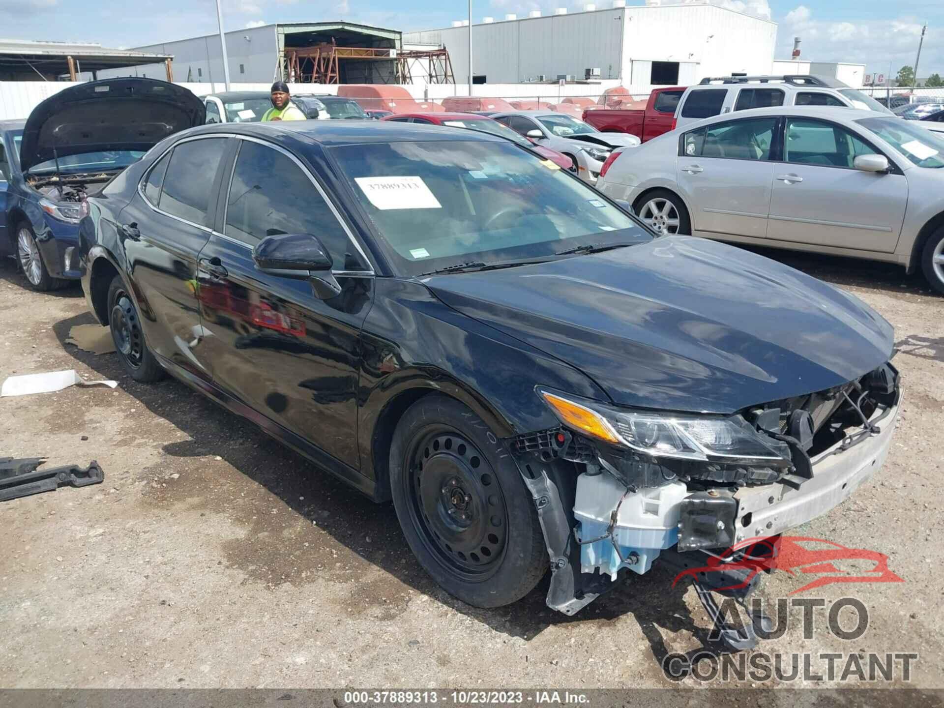TOYOTA CAMRY 2018 - 4T1B11HK8JU580265