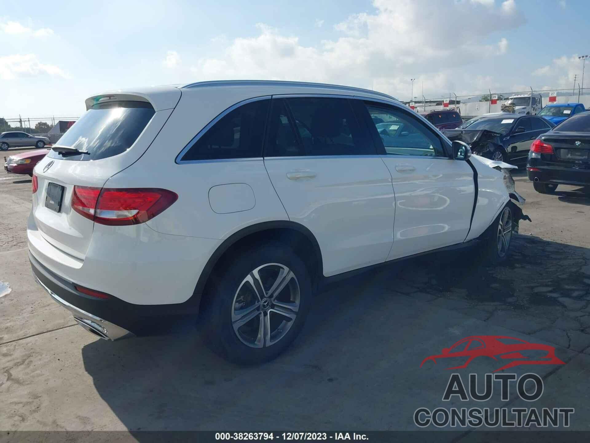 MERCEDES-BENZ GLC 2019 - WDC0G4JBXKF590656