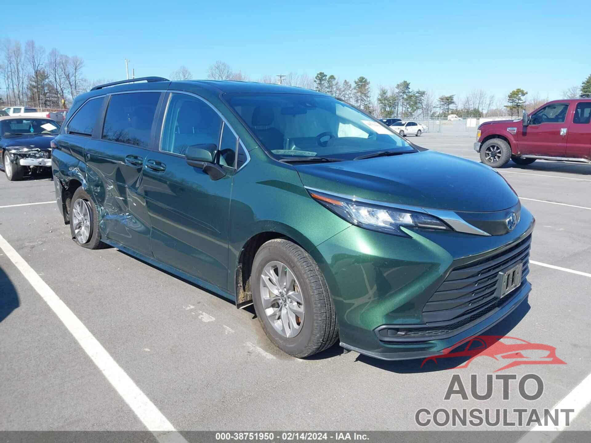 TOYOTA SIENNA 2022 - 5TDKRKEC4NS106811