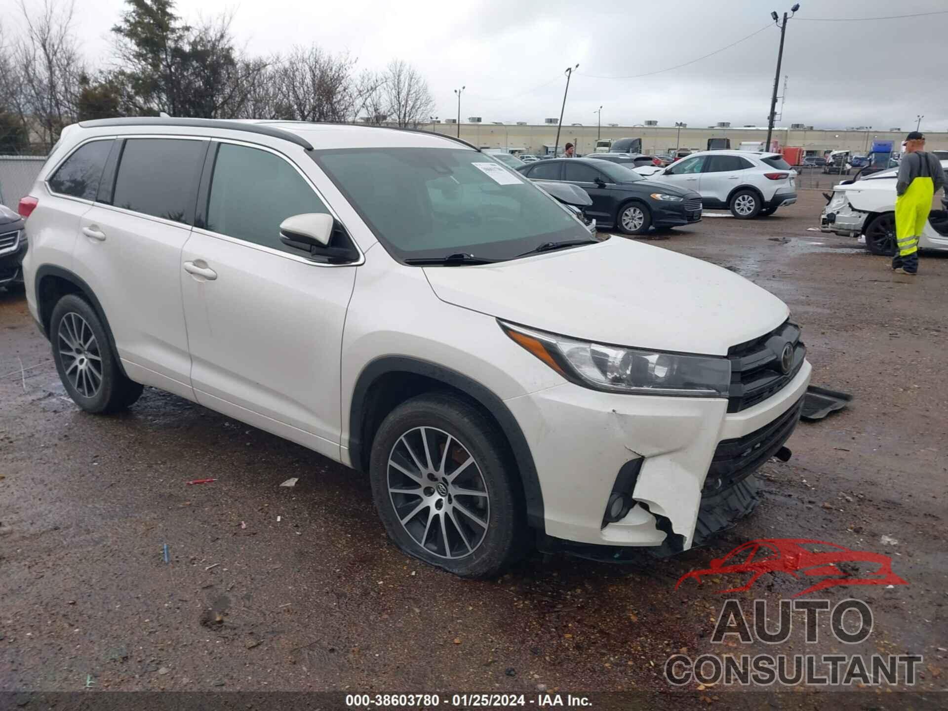 TOYOTA HIGHLANDER 2018 - 5TDKZRFH3JS545642