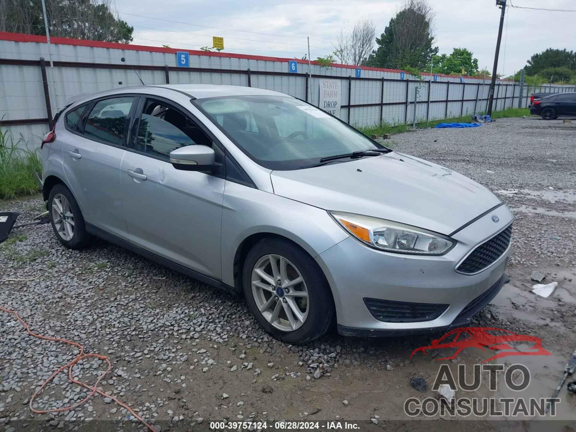 FORD FOCUS 2017 - 1FADP3K29HL282037