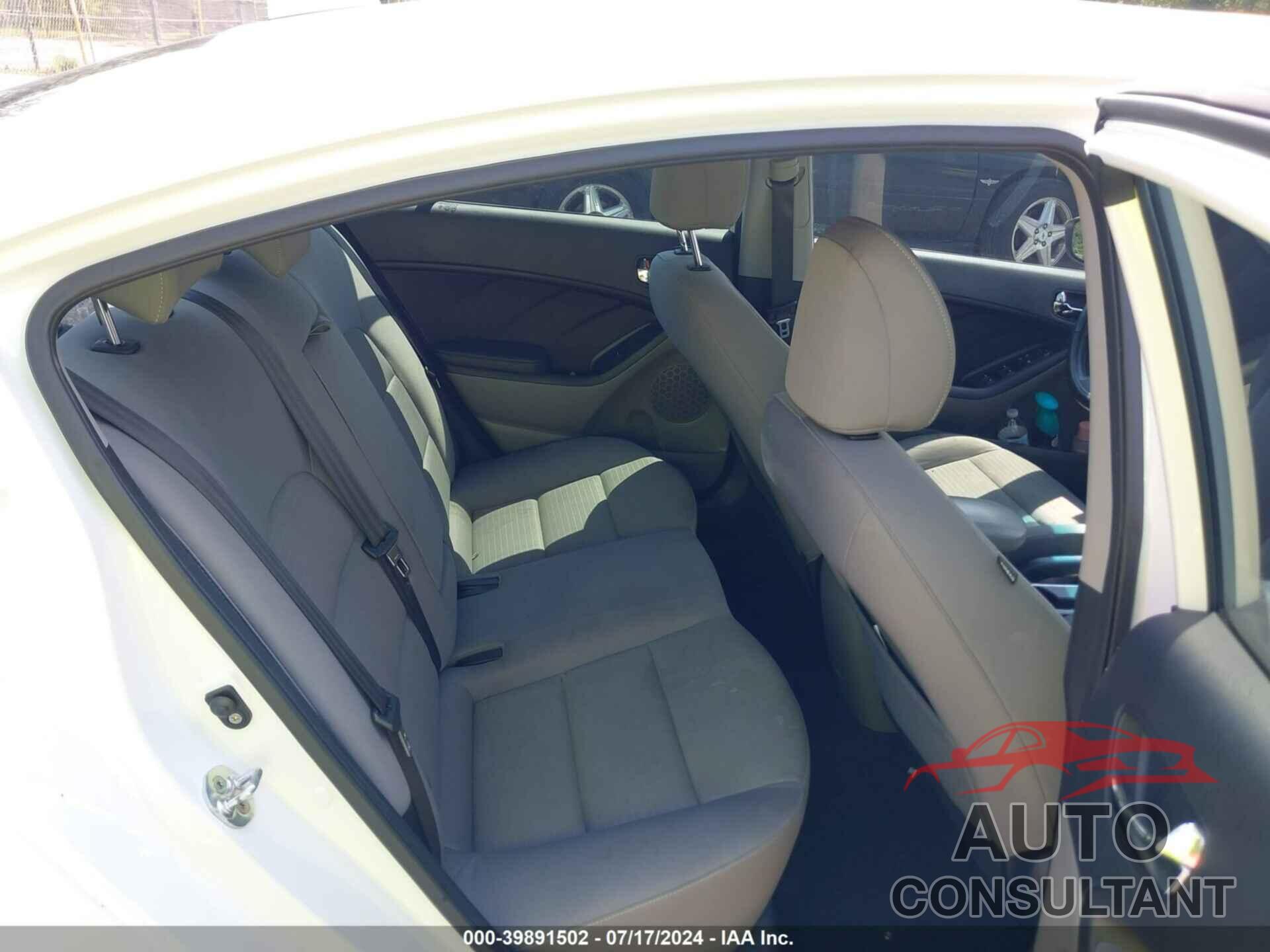 KIA FORTE 2016 - KNAFX4A69G5553319