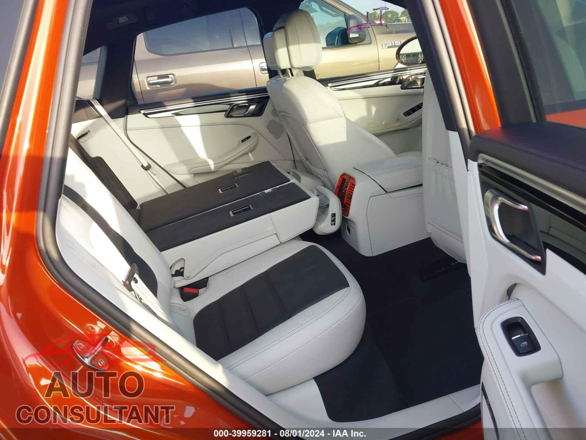 PORSCHE MACAN 2022 - WP1AF2A59NLB31070