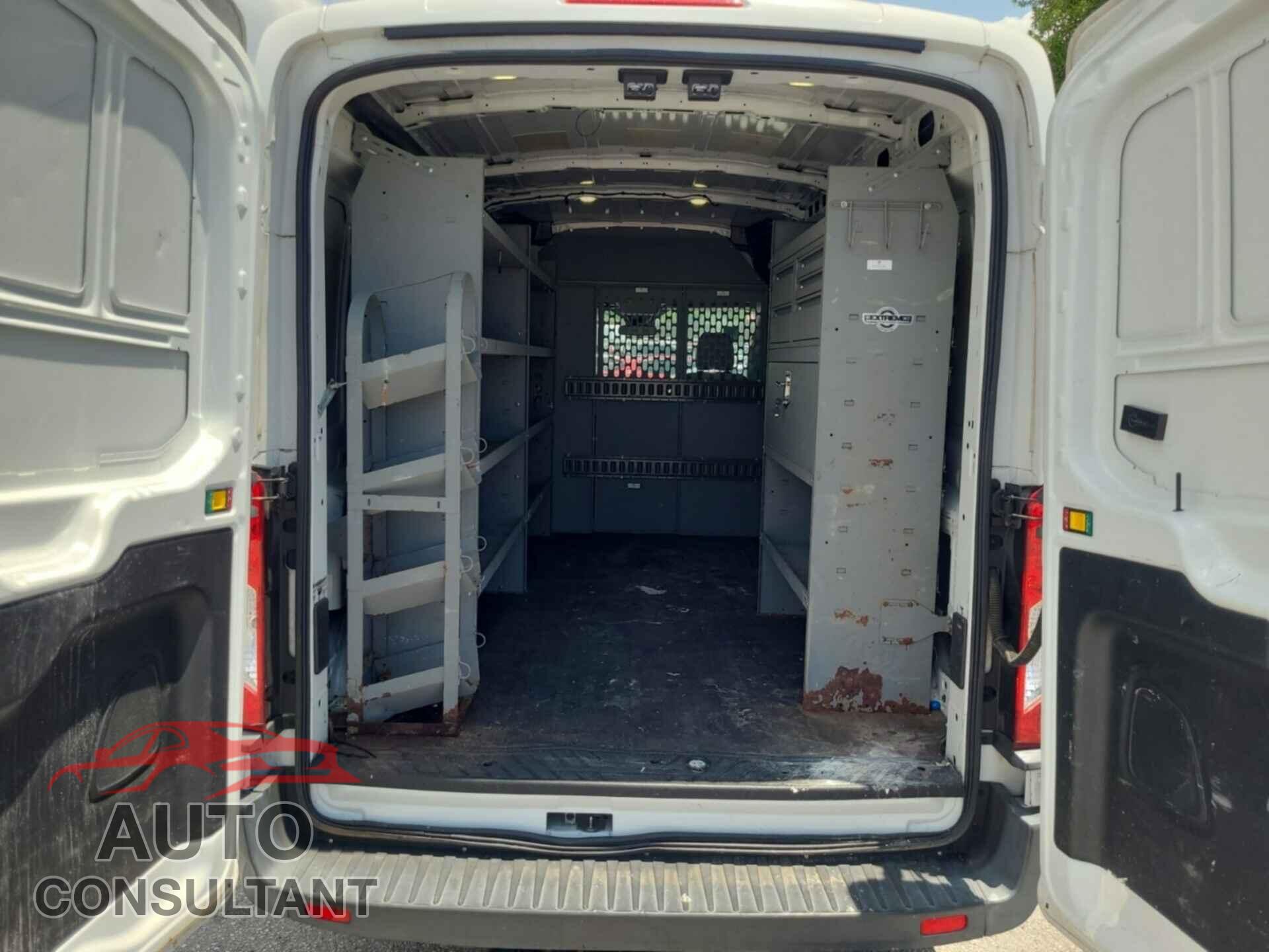 FORD TRANSIT 2017 - 1FTYR2CM7HKB00504