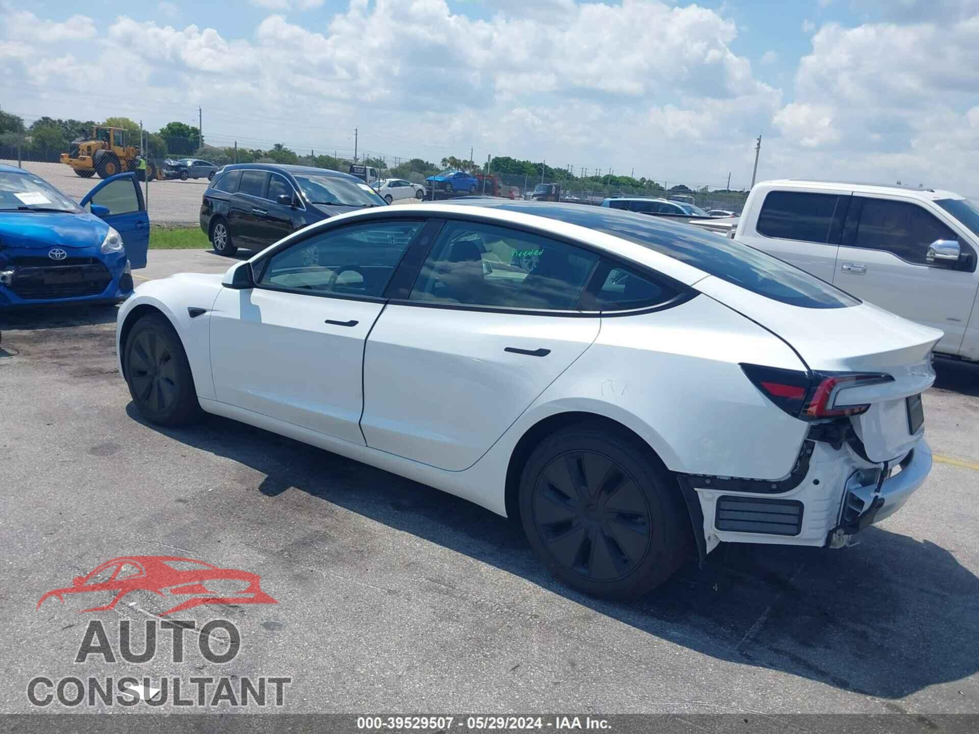TESLA MODEL 3 2024 - 5YJ3E1EA6RF733030