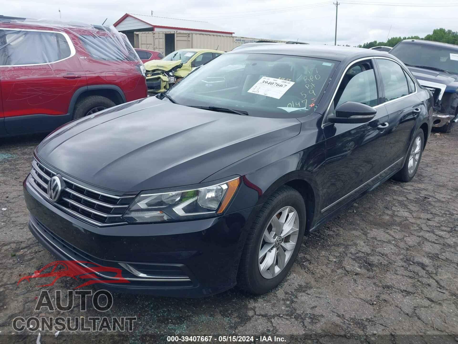 VOLKSWAGEN PASSAT 2017 - 1VWAT7A37HC030147