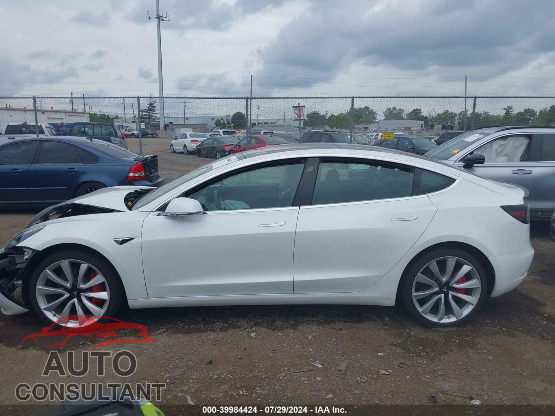 TESLA MODEL 3 2019 - 5YJ3E1EB2KF214037