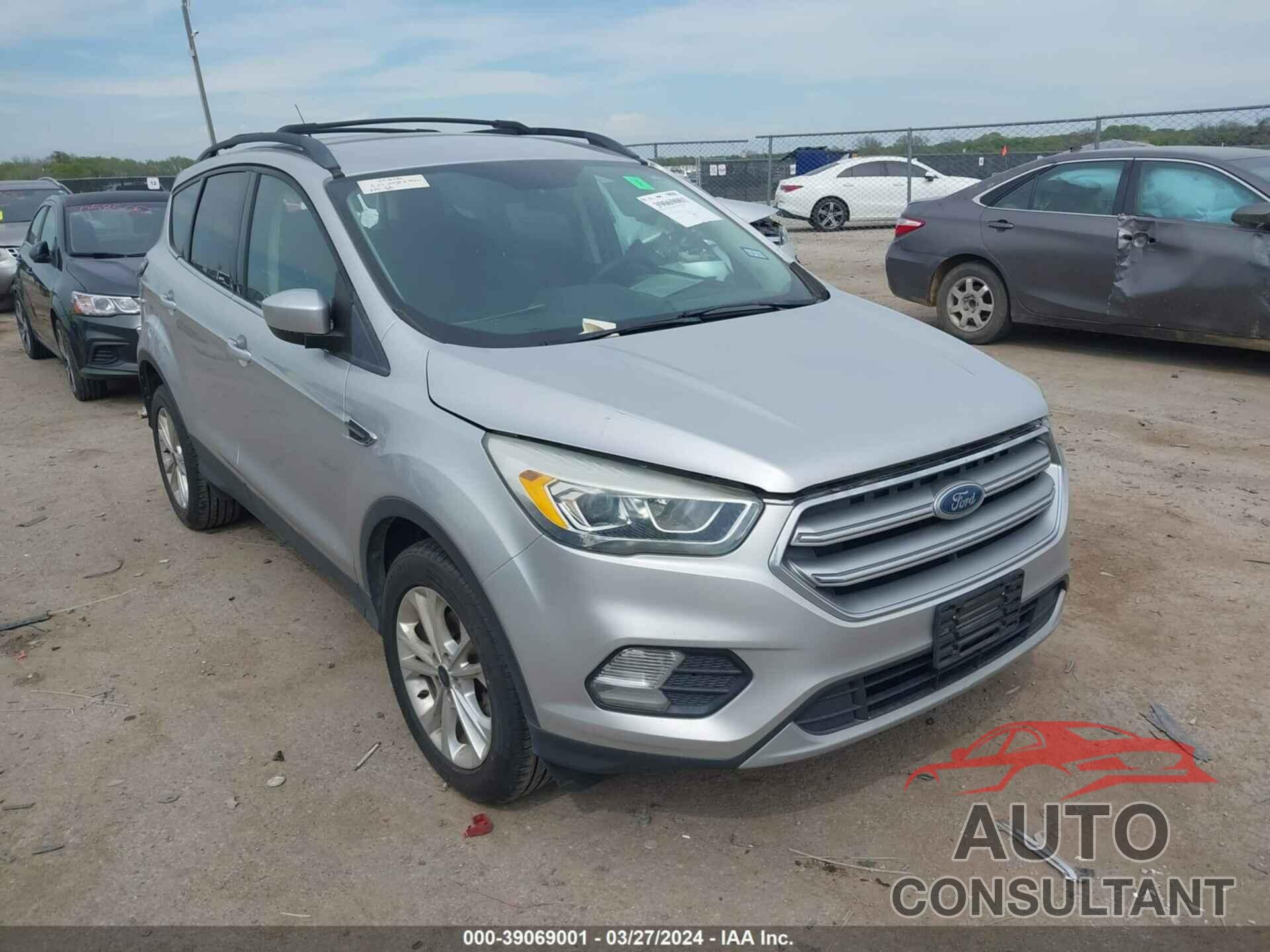 FORD ESCAPE 2017 - 1FMCU0GD3HUC23918