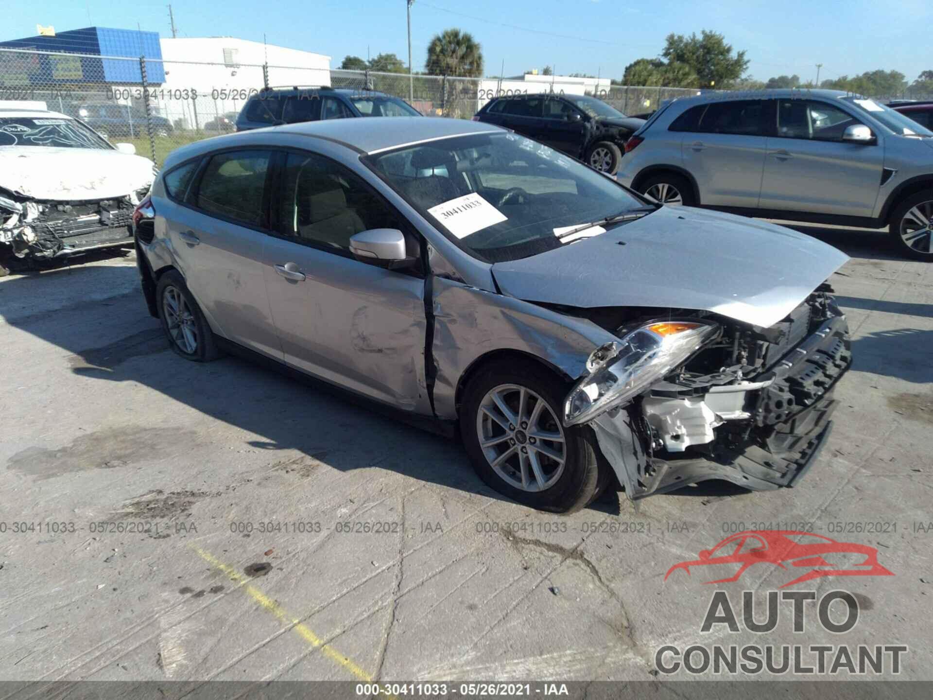 FORD FOCUS 2017 - 1FADP3K28HL326917