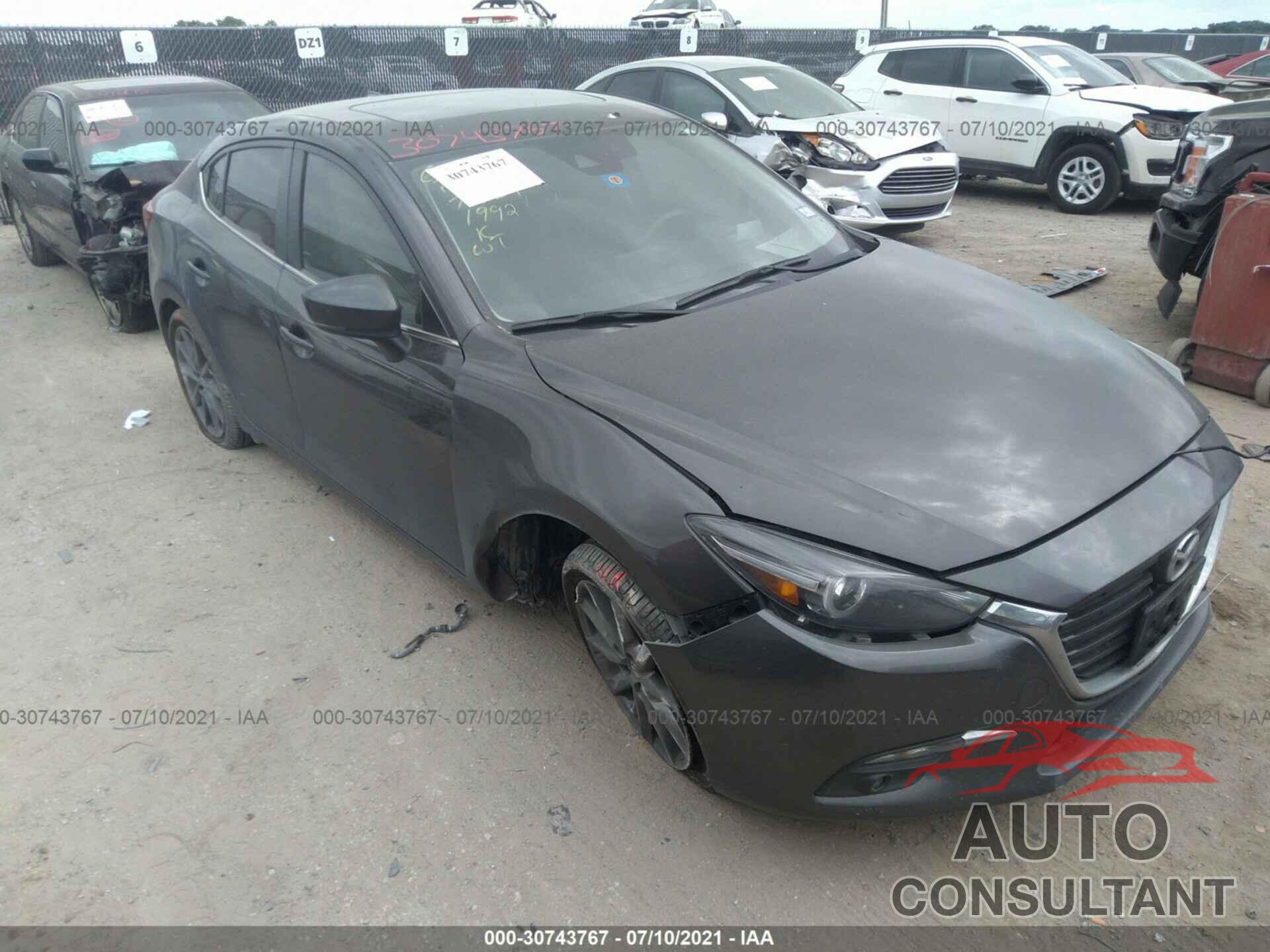 MAZDA MAZDA3 4-DOOR 2018 - 3MZBN1W34JM190849