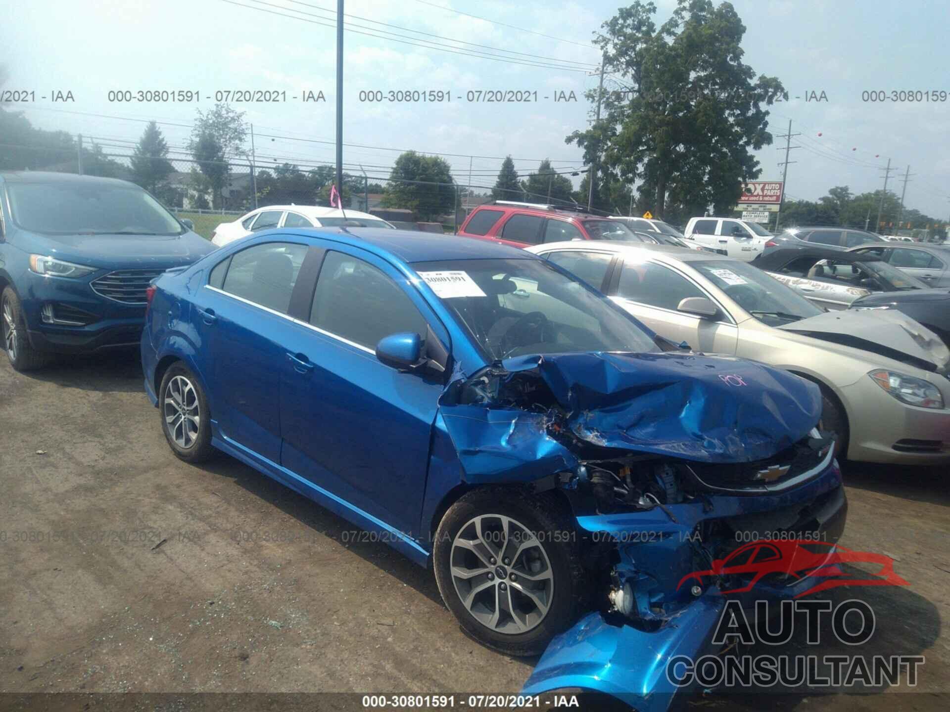 CHEVROLET SONIC 2018 - 1G1JD5SH2J4101682