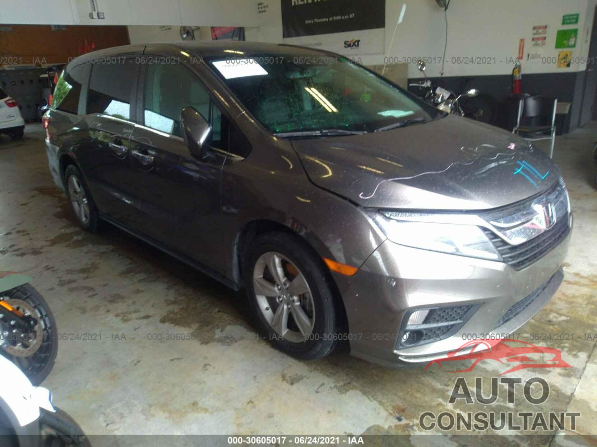 HONDA ODYSSEY 2018 - 5FNRL6H70JB106244