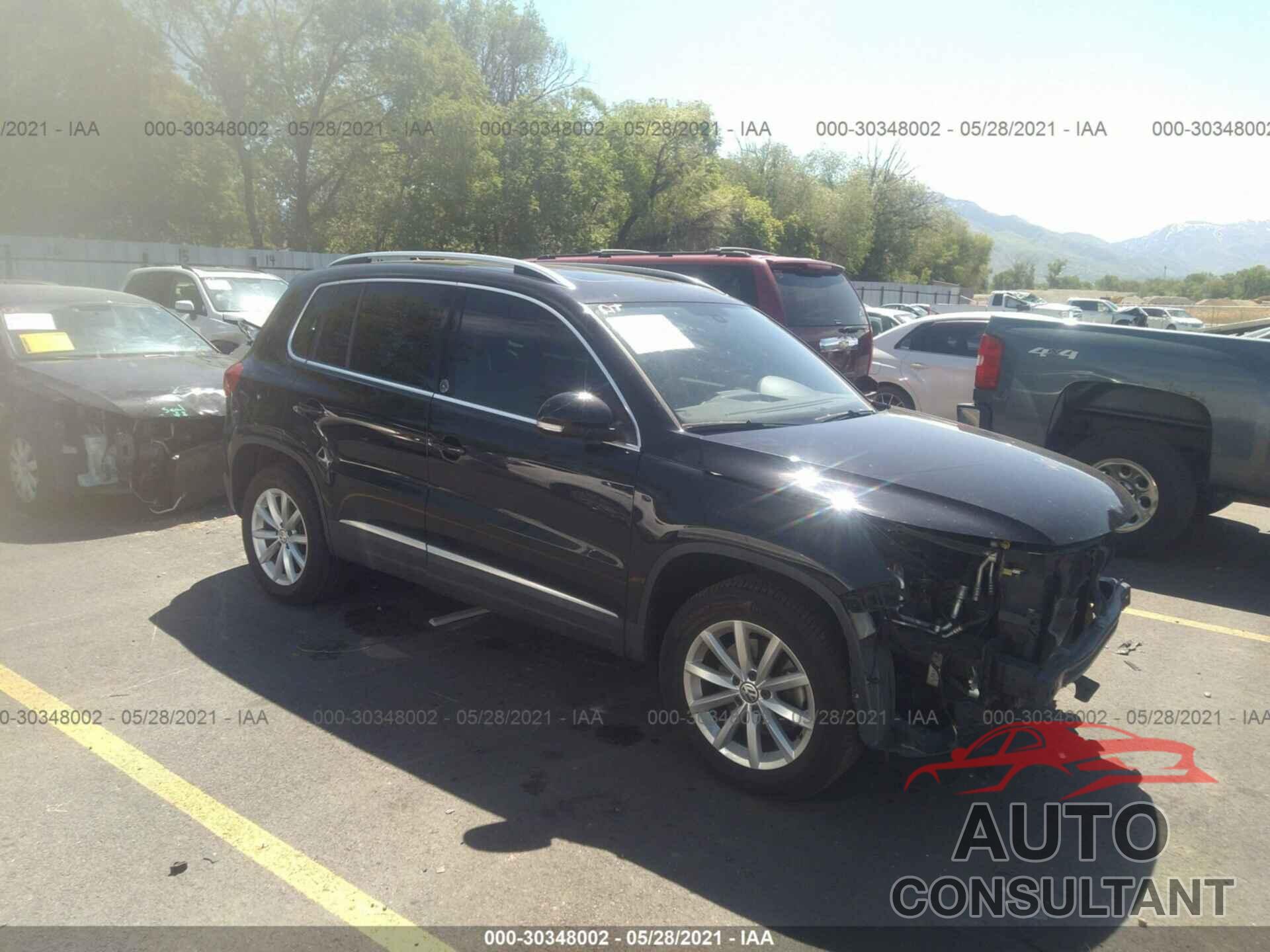 VOLKSWAGEN TIGUAN 2017 - WVGSV7AX8HK023438