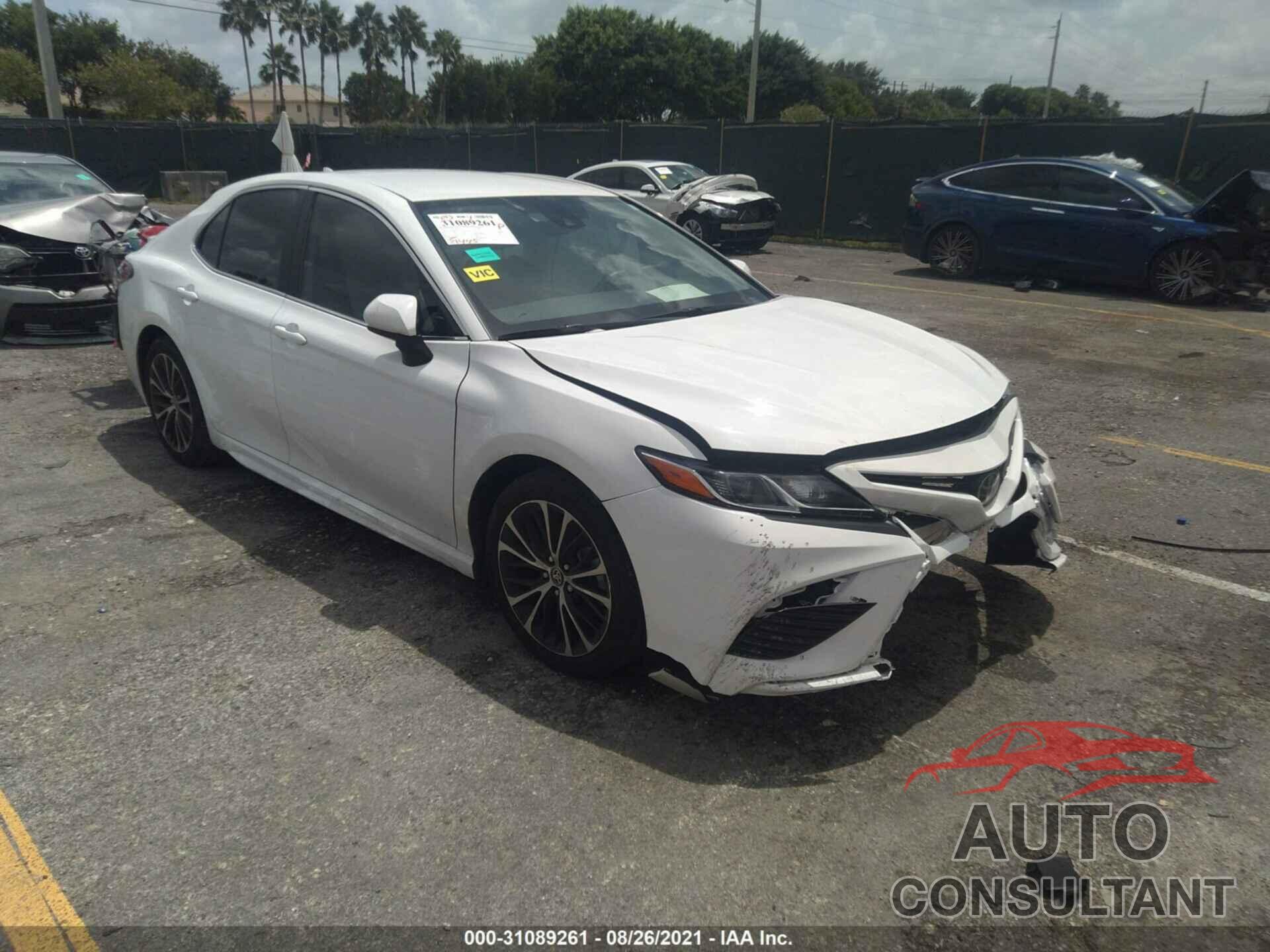 TOYOTA CAMRY 2020 - 4T1G11AK6LU377670