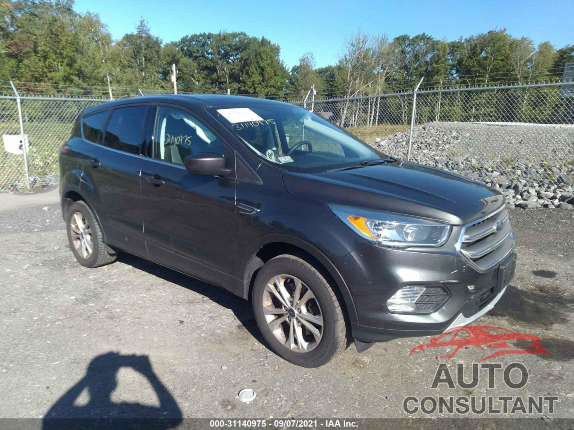 FORD ESCAPE 2017 - 1FMCU9G90HUA28942