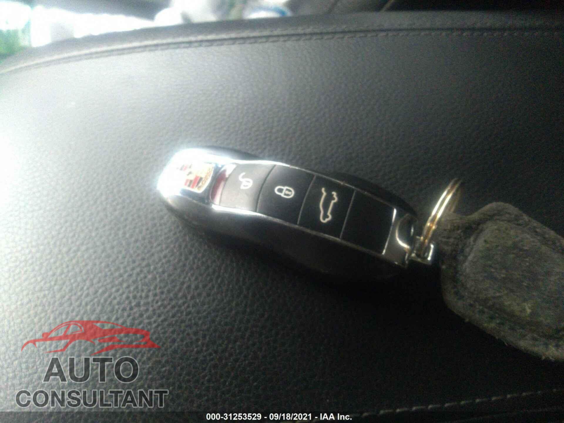 PORSCHE CAYENNE 2016 - WP1AA2A20GKA10182