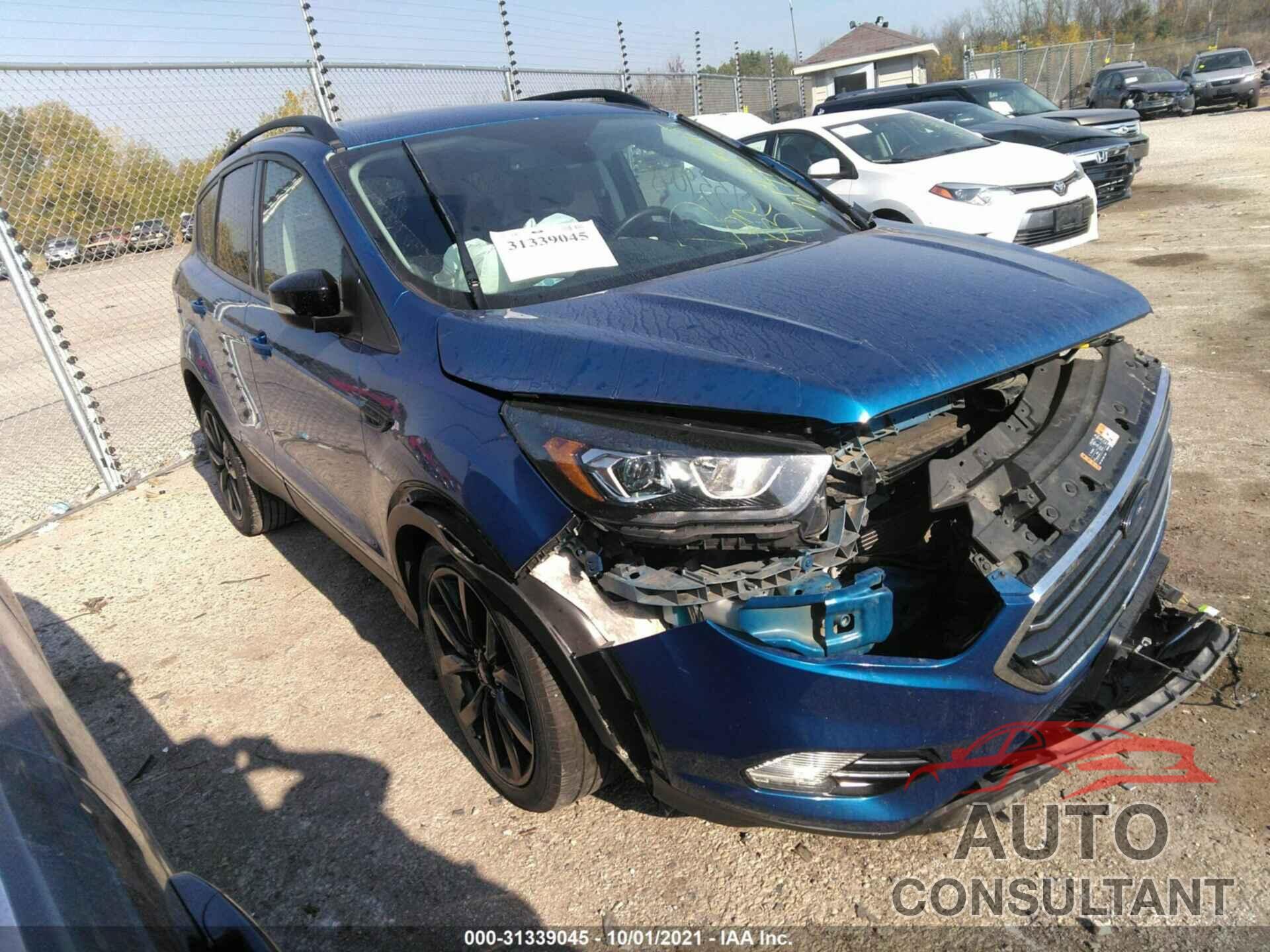 FORD ESCAPE 2017 - 1FMCU0J91HUA03052