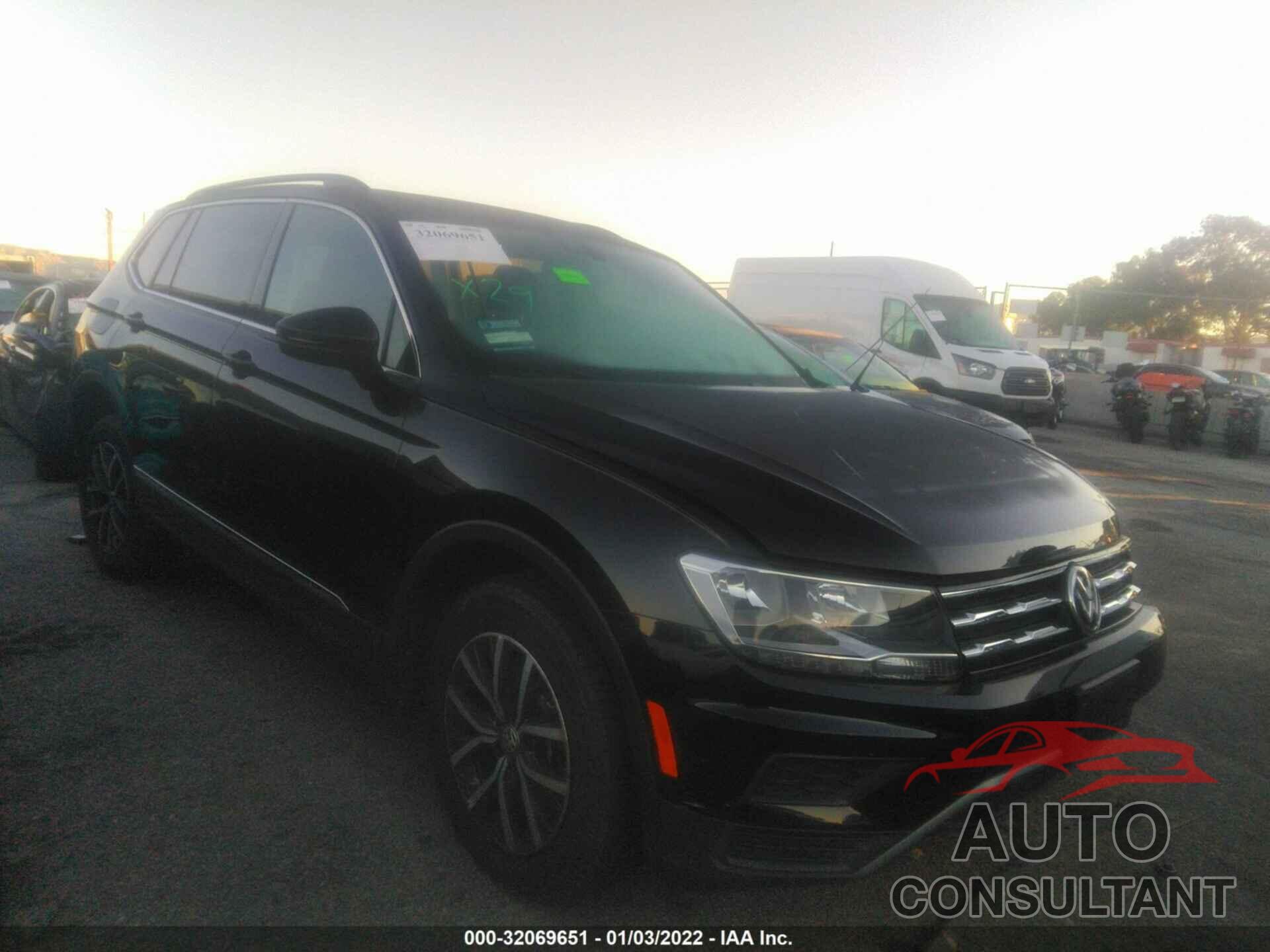 VOLKSWAGEN TIGUAN 2018 - 3VV3B7AX9JM199464