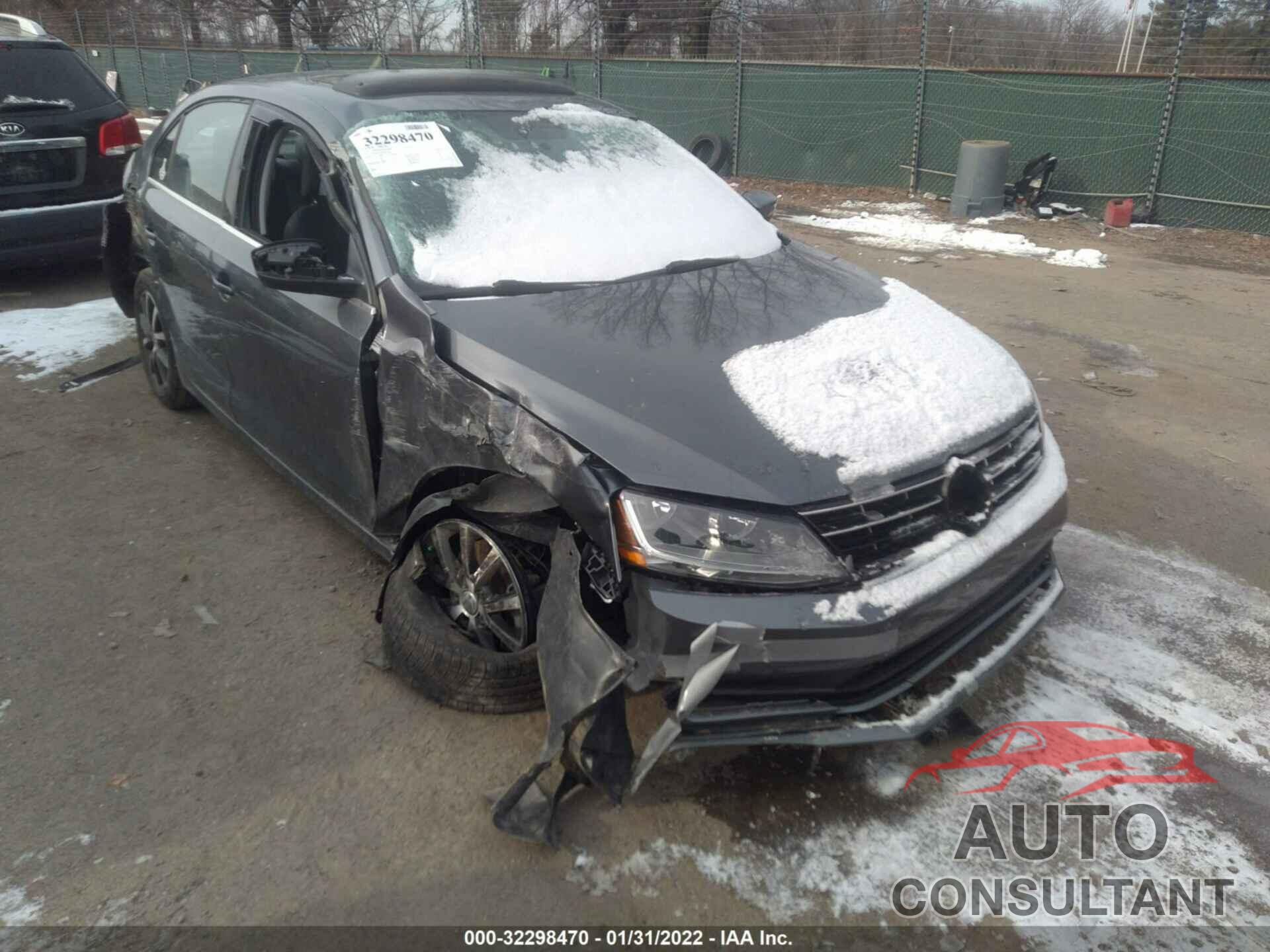 VOLKSWAGEN JETTA 2018 - 3VWDB7AJ3JM242790