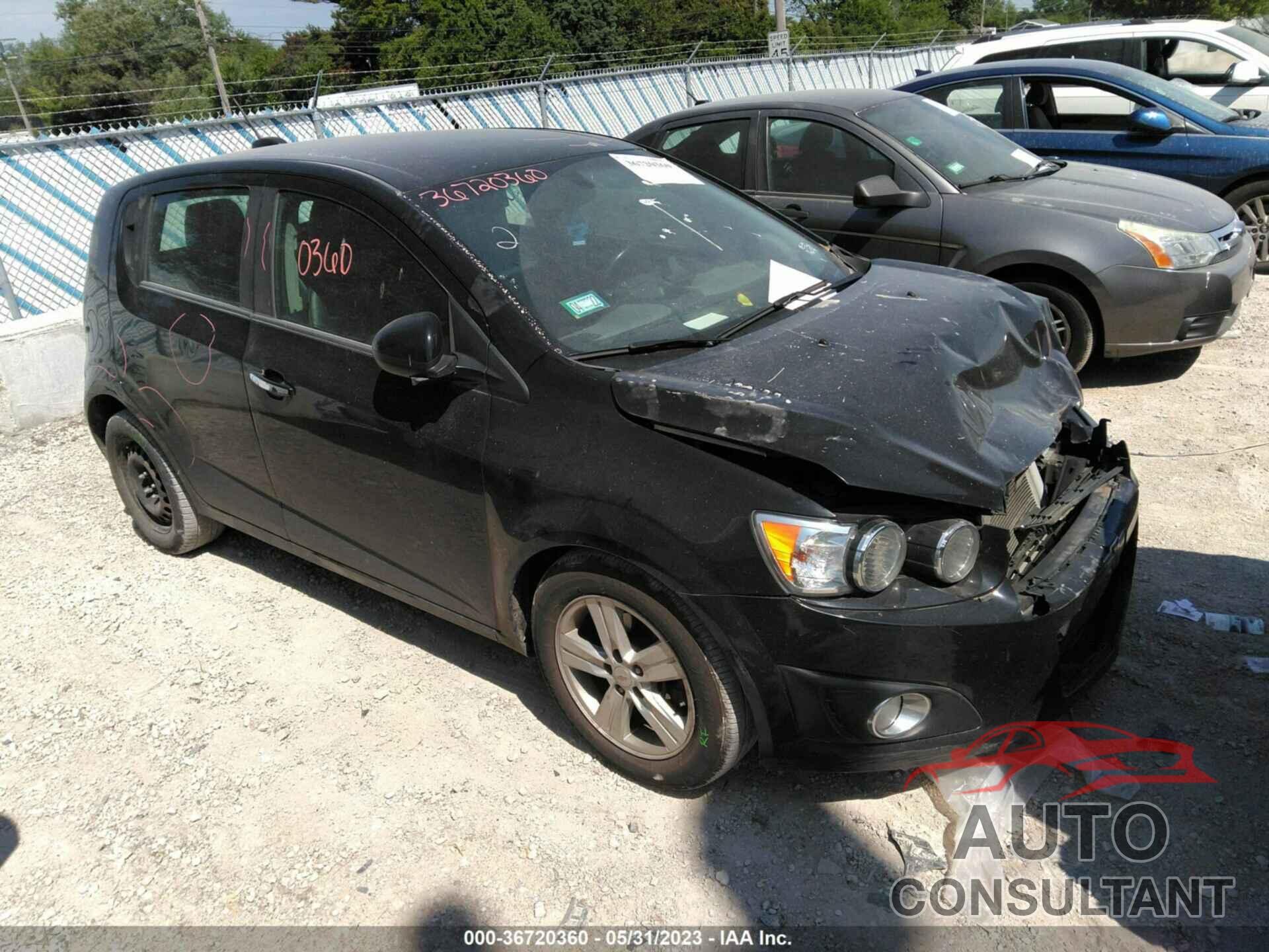 CHEVROLET SONIC 2016 - 1G1JE6SB0G4161628