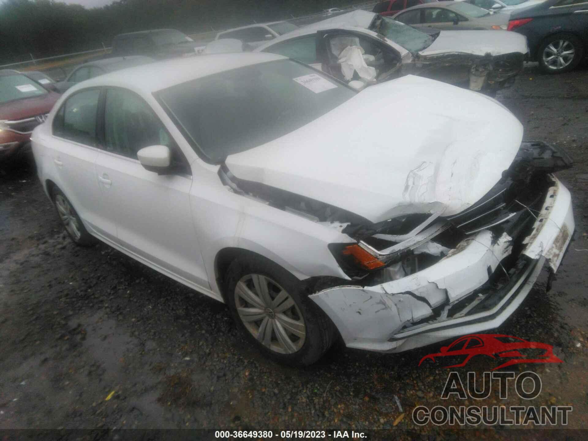 VOLKSWAGEN JETTA 2017 - 3VW2B7AJXHM375564