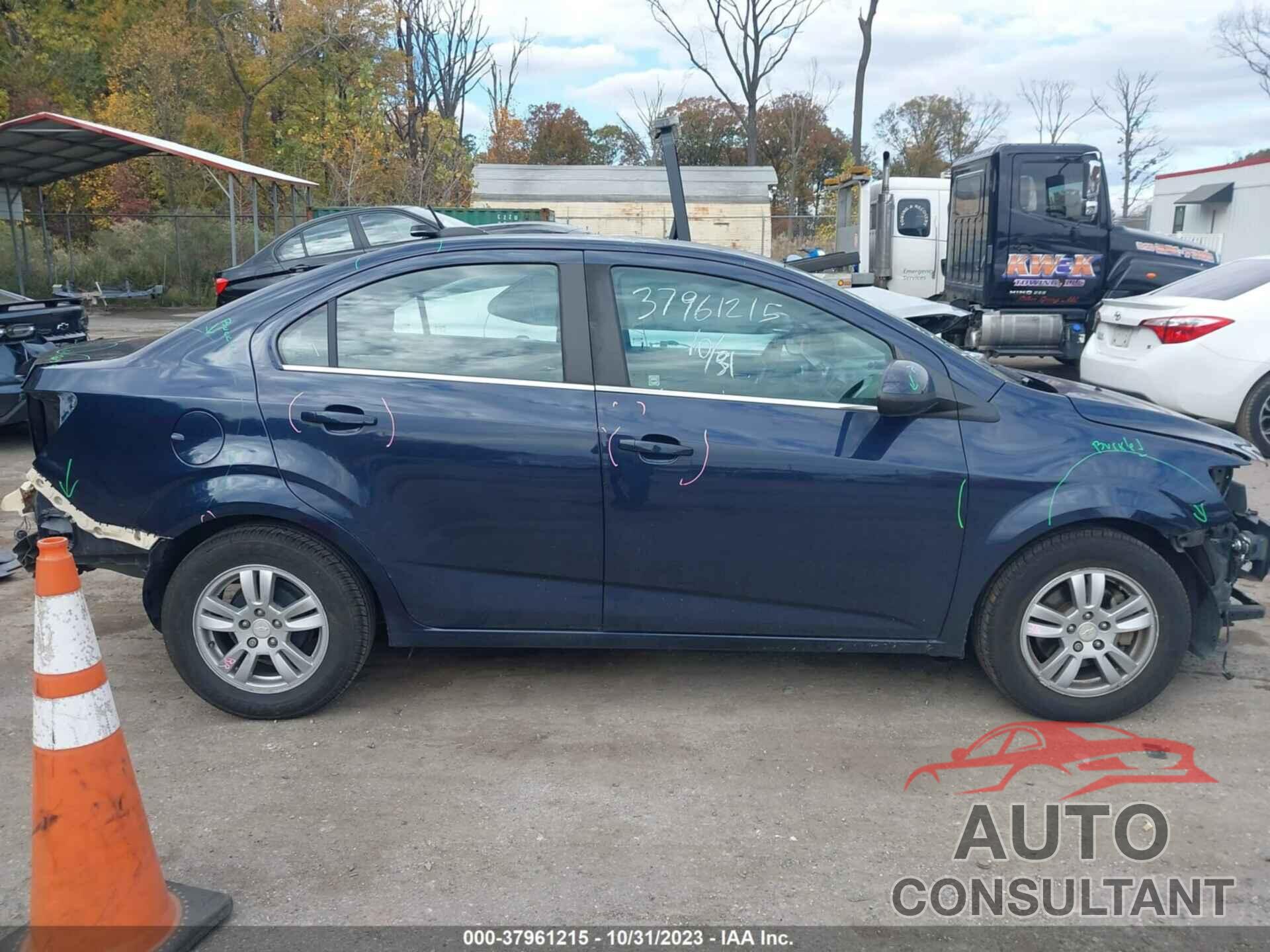 CHEVROLET SONIC 2016 - 1G1JC5SG0G4164170