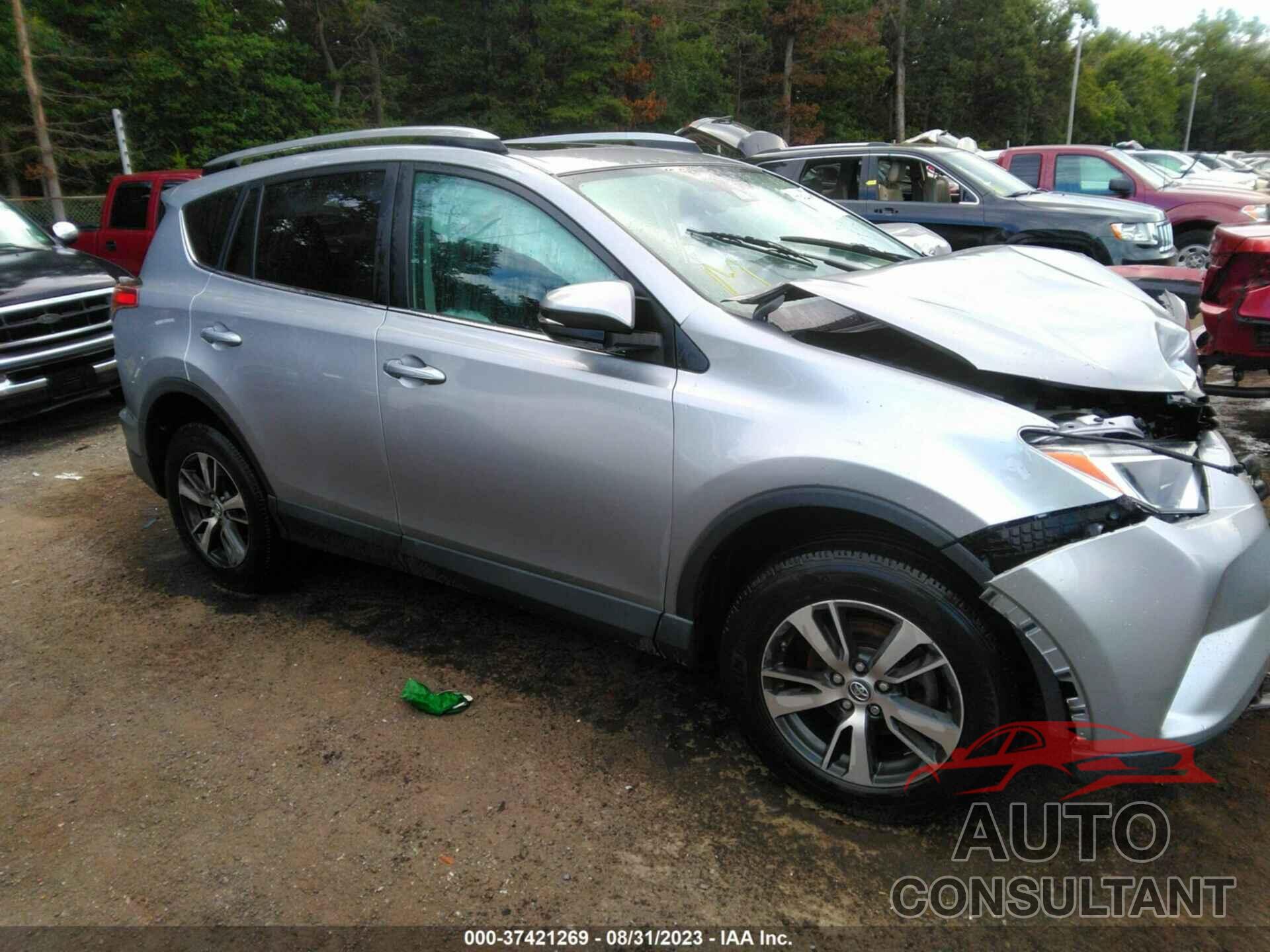 TOYOTA RAV4 2018 - 2T3RFREV7JW802072